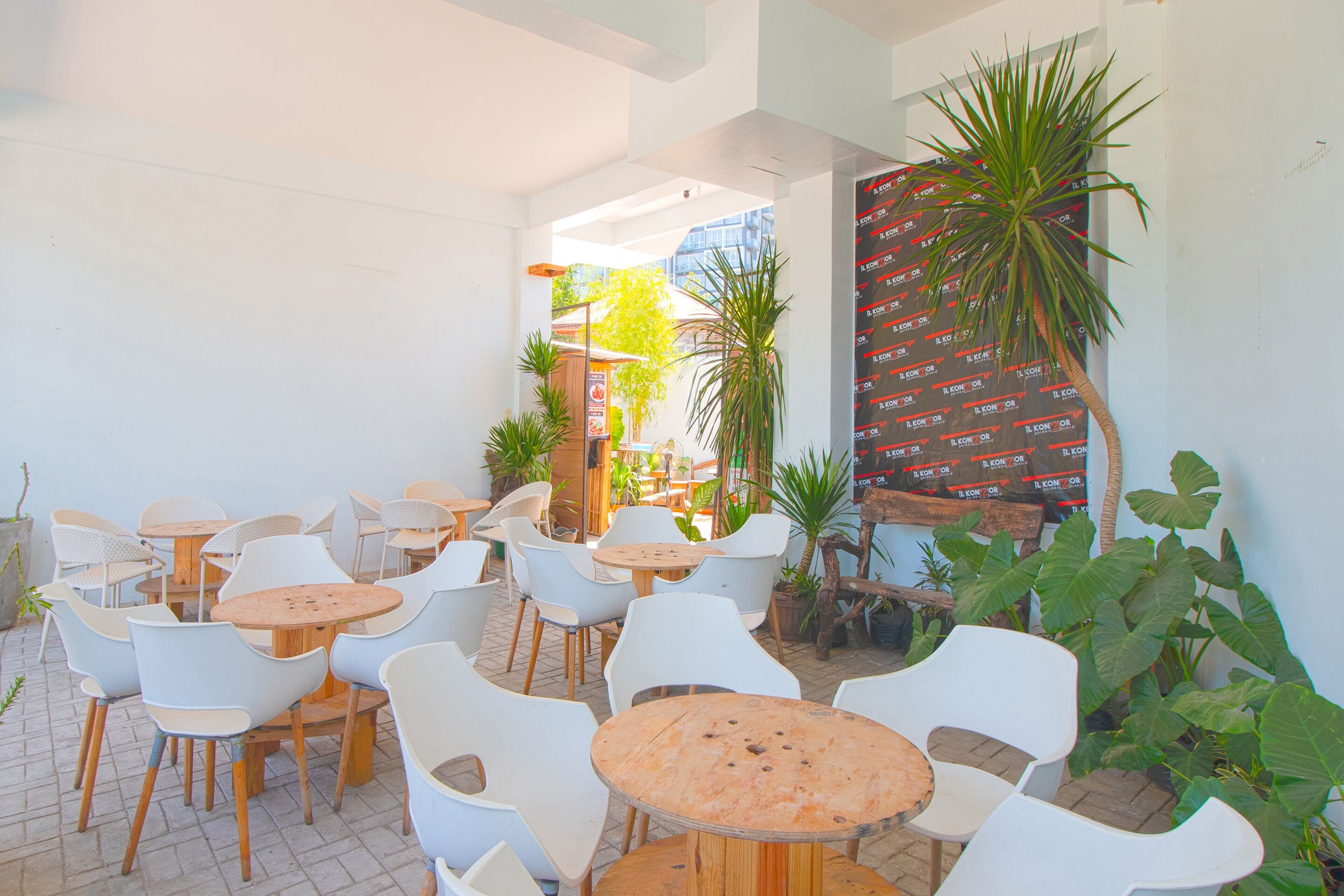 Fat J Apartelle by Oyo Rooms