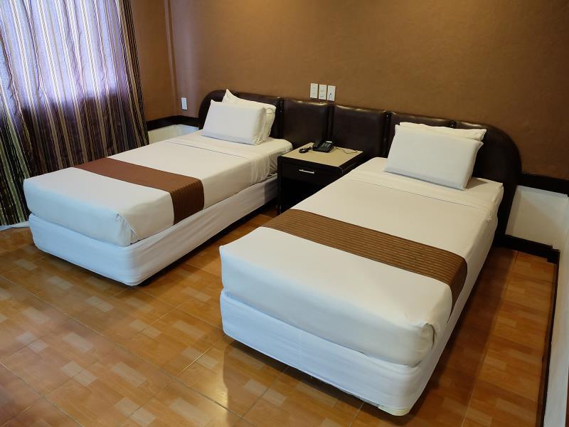 Holiday Spa Hotel