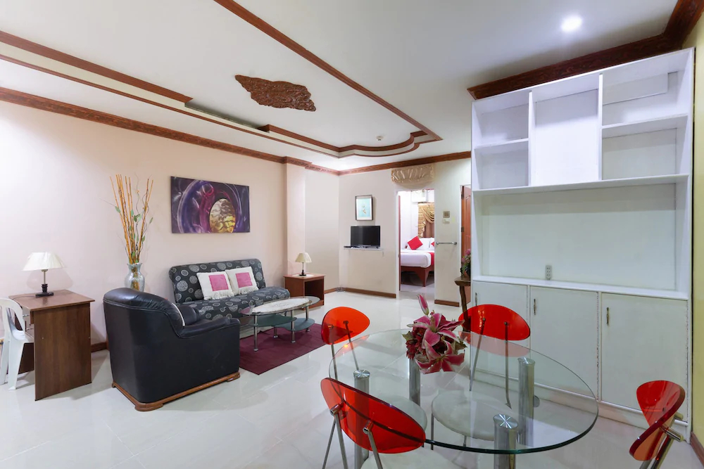J & H Apartments by OYO Rooms