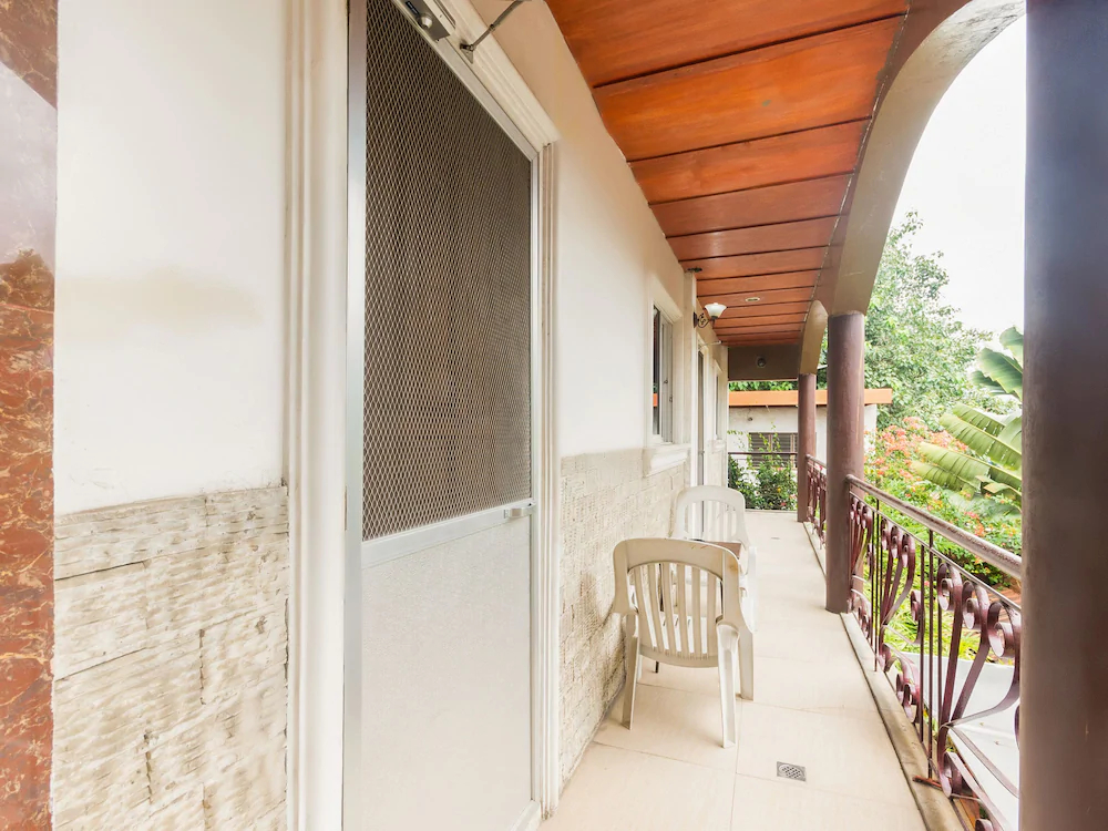J & H Apartments by OYO Rooms