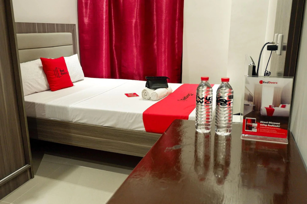 Jcad Hotel by RedDoorz
