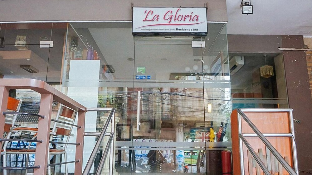 La Gloria Residence Inn by RedDoorz