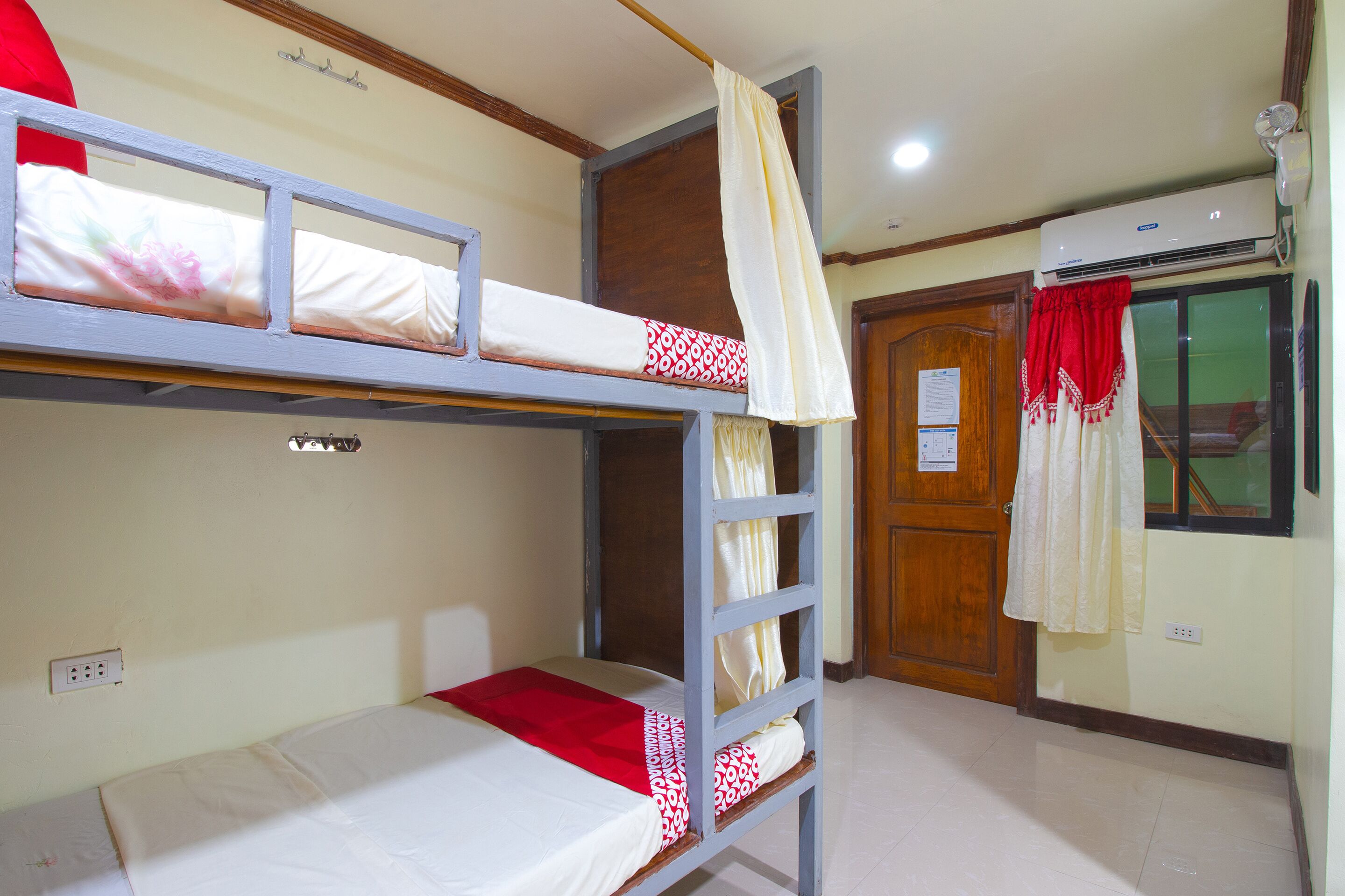 Lisa's Guesthouse by OYO Rooms