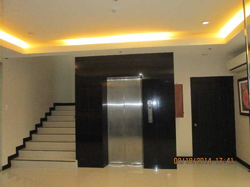 Main Hotel & Suites