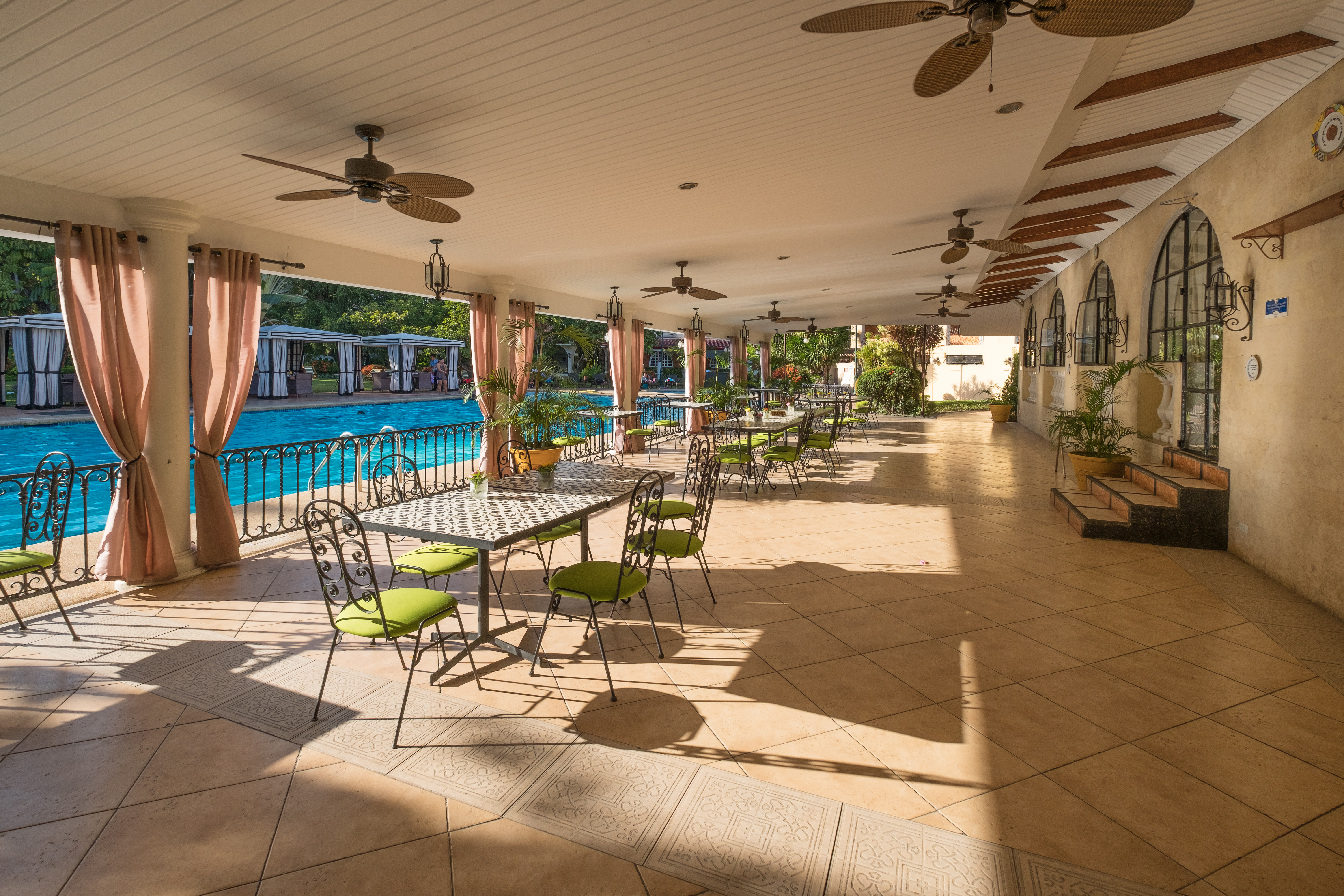 Montebello Villa Hotel