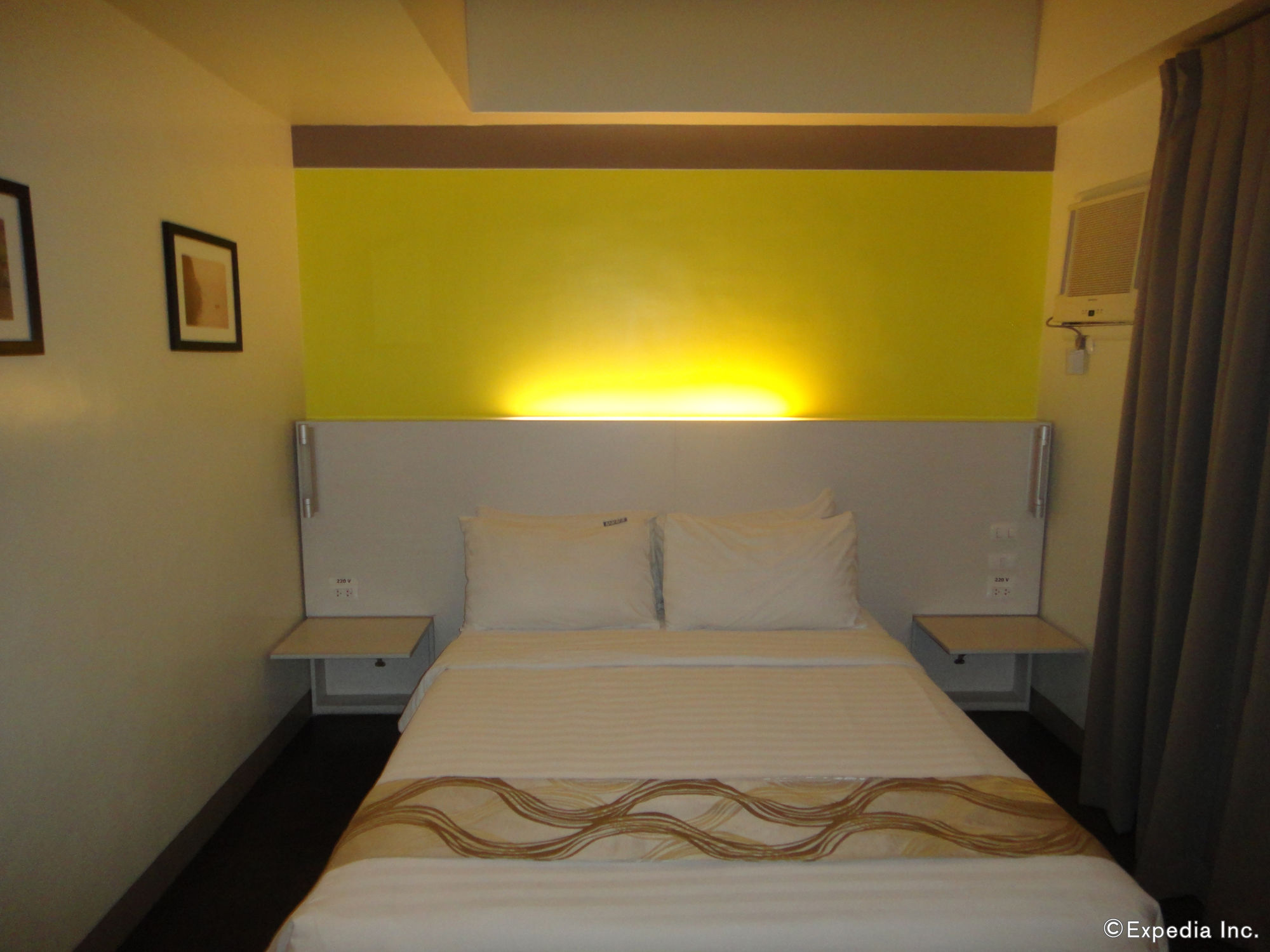 Pillows Hotel