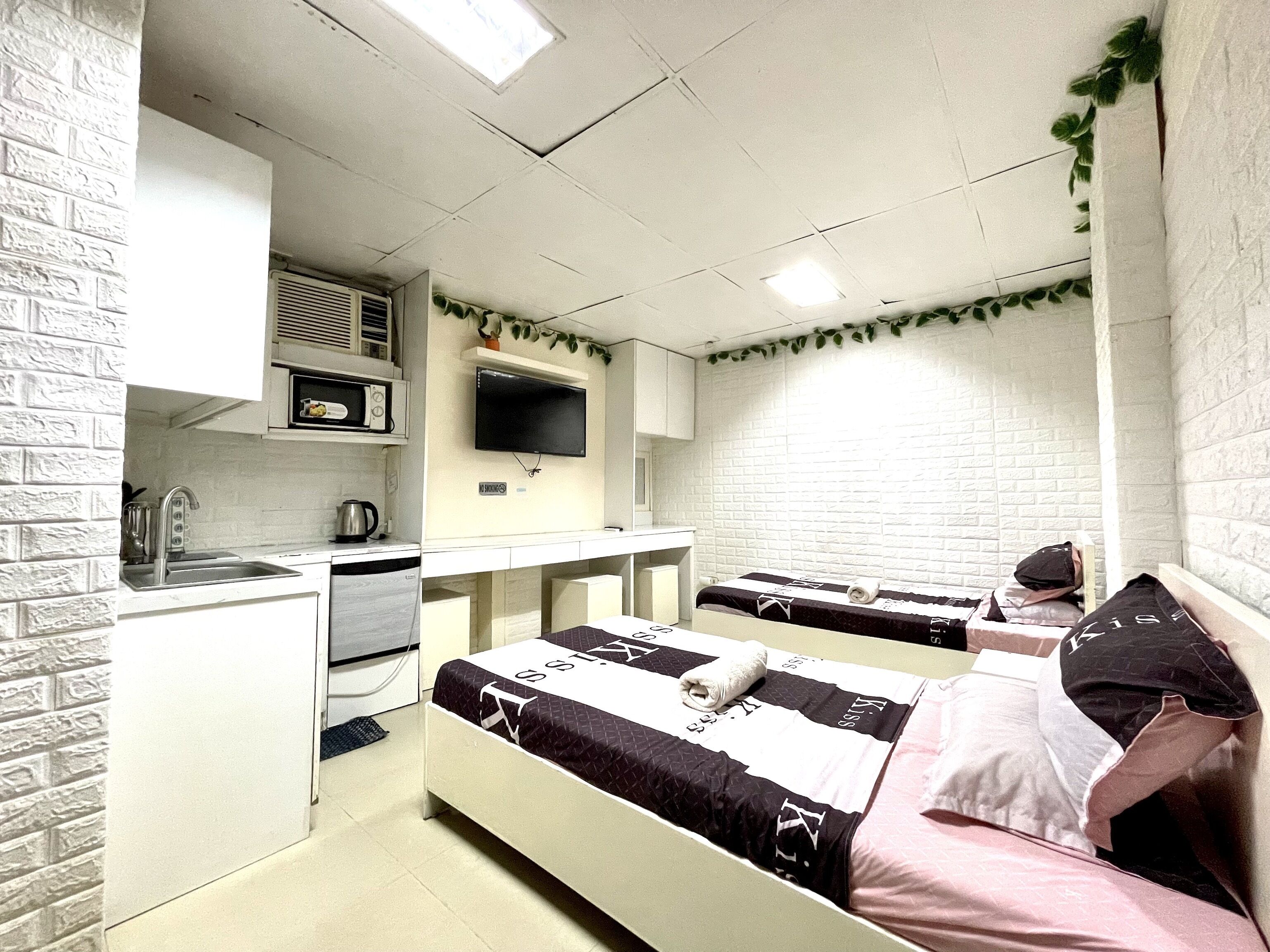 Sabaidee Suites by OYO