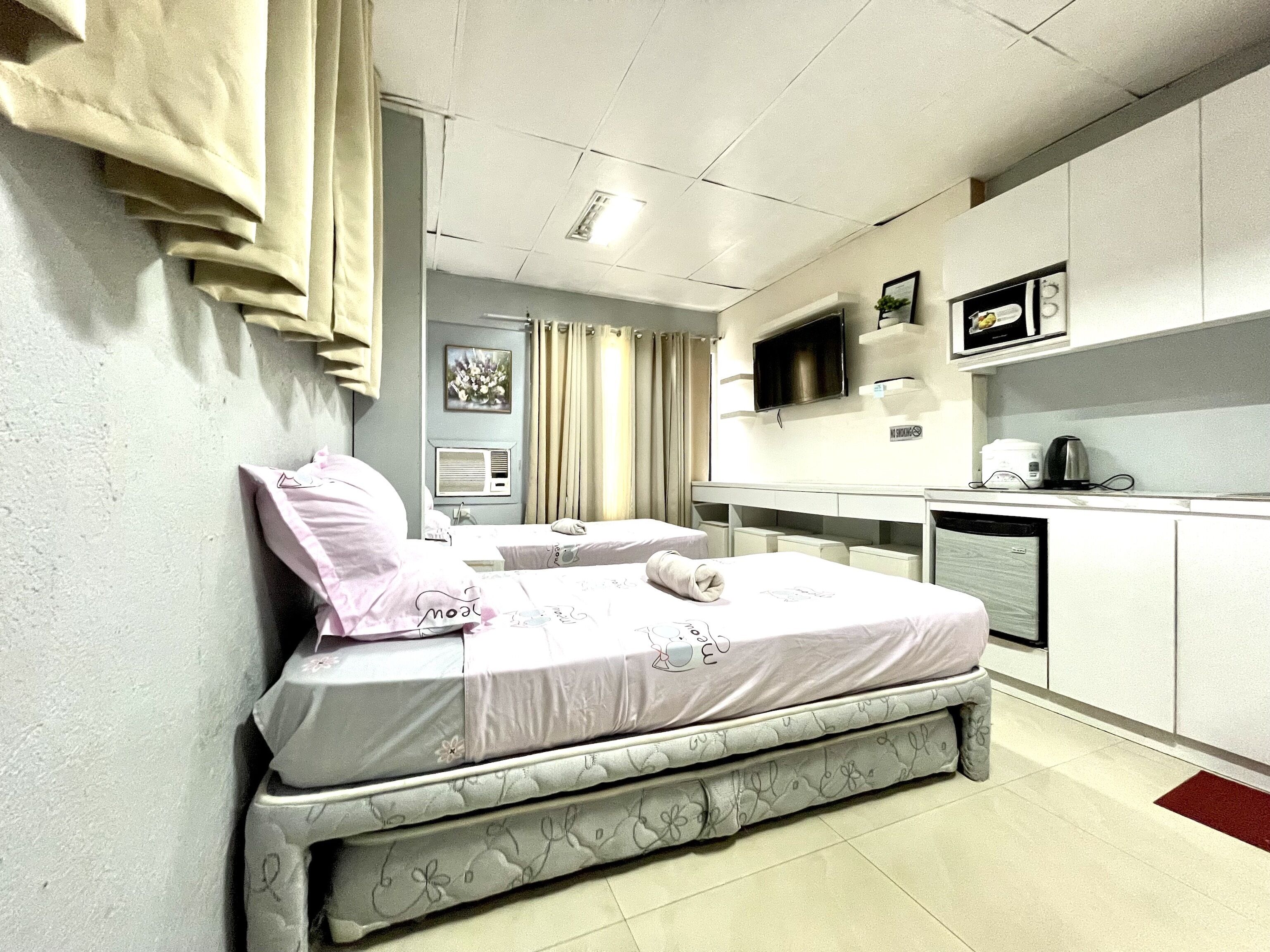 Sabaidee Suites by OYO