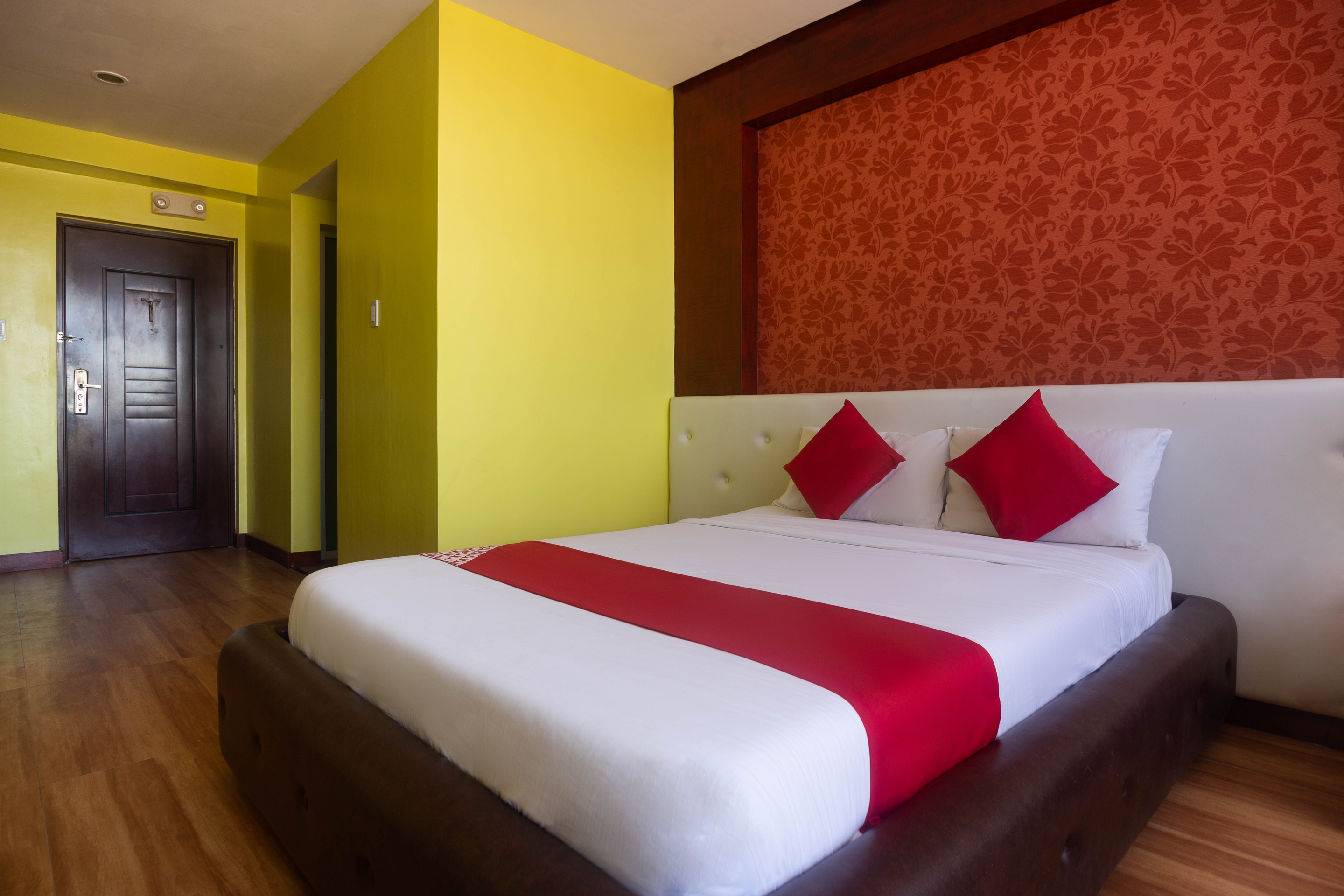 San Remigio Pensionne Suites by OYO
