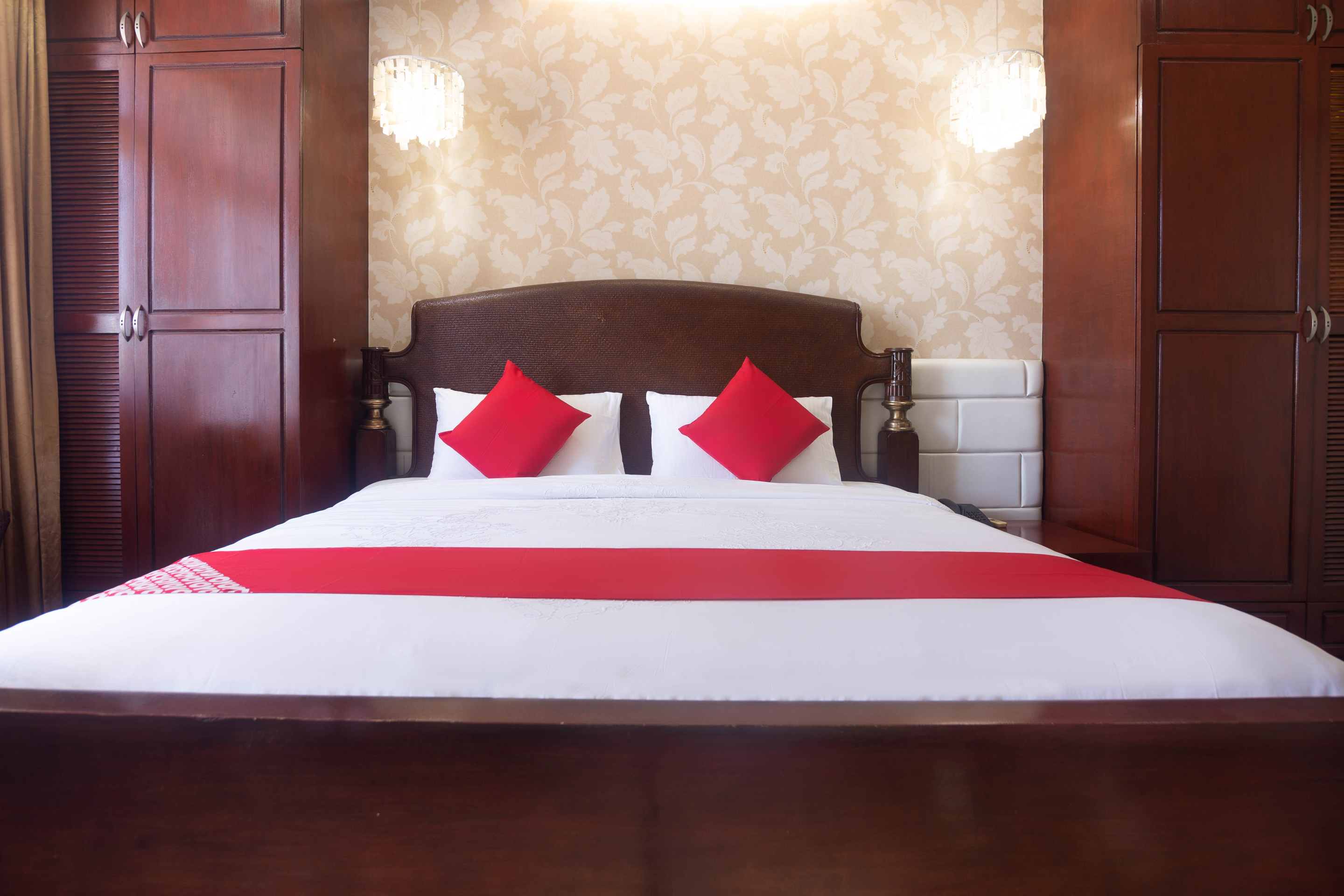 San Remigio Pensionne Suites by OYO