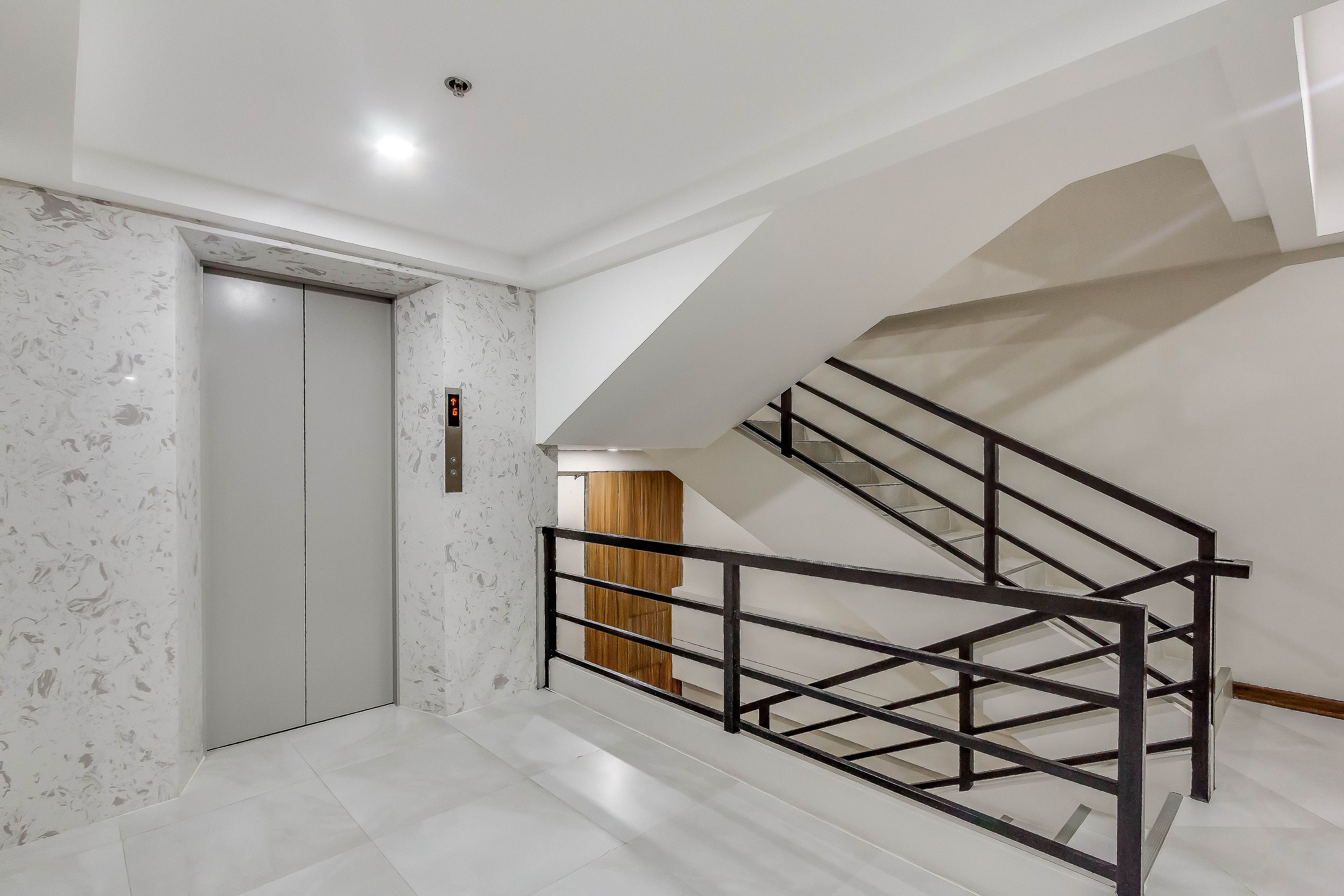S Hotel & Residences by ZEN Rooms