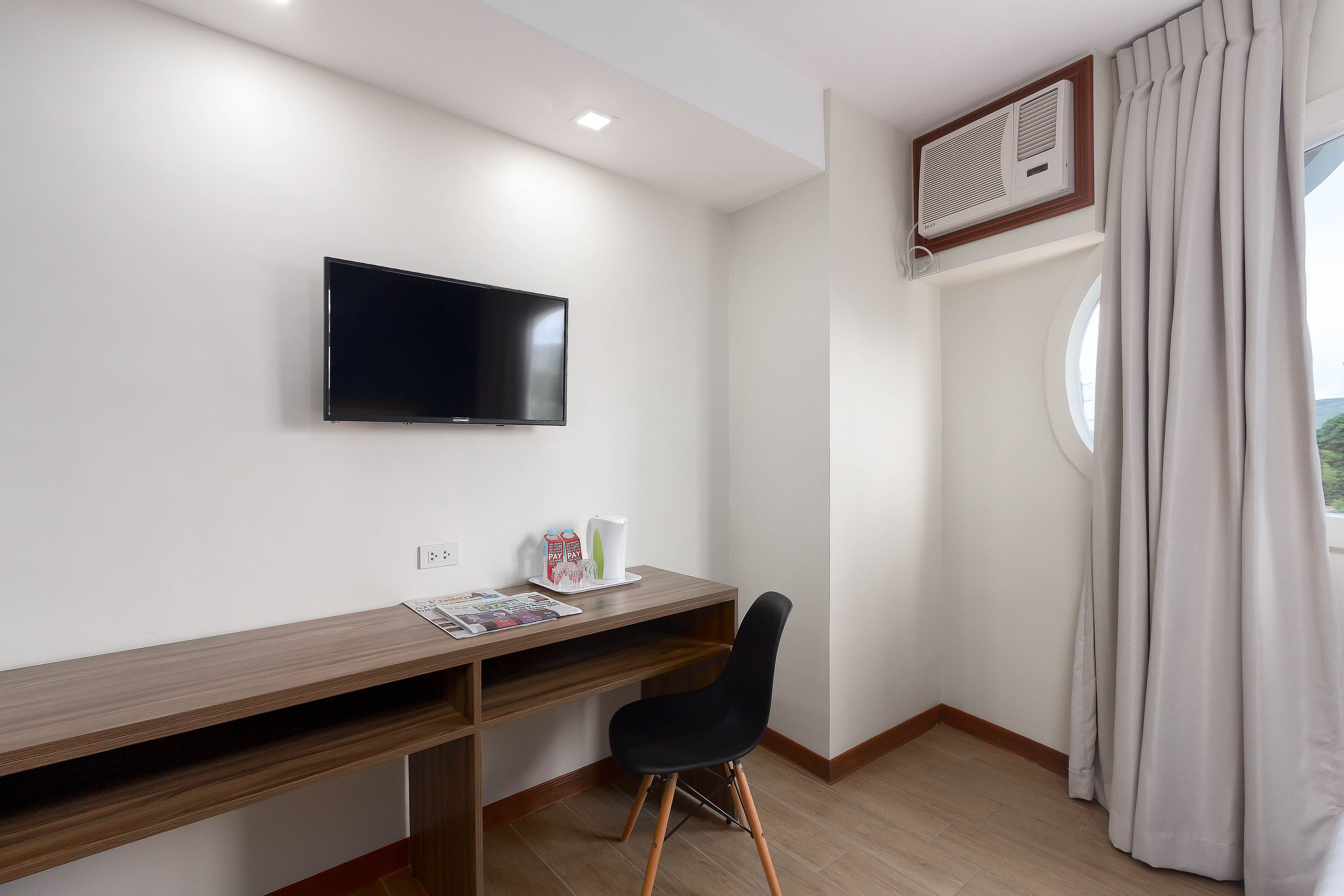 S Hotel & Residences by ZEN Rooms