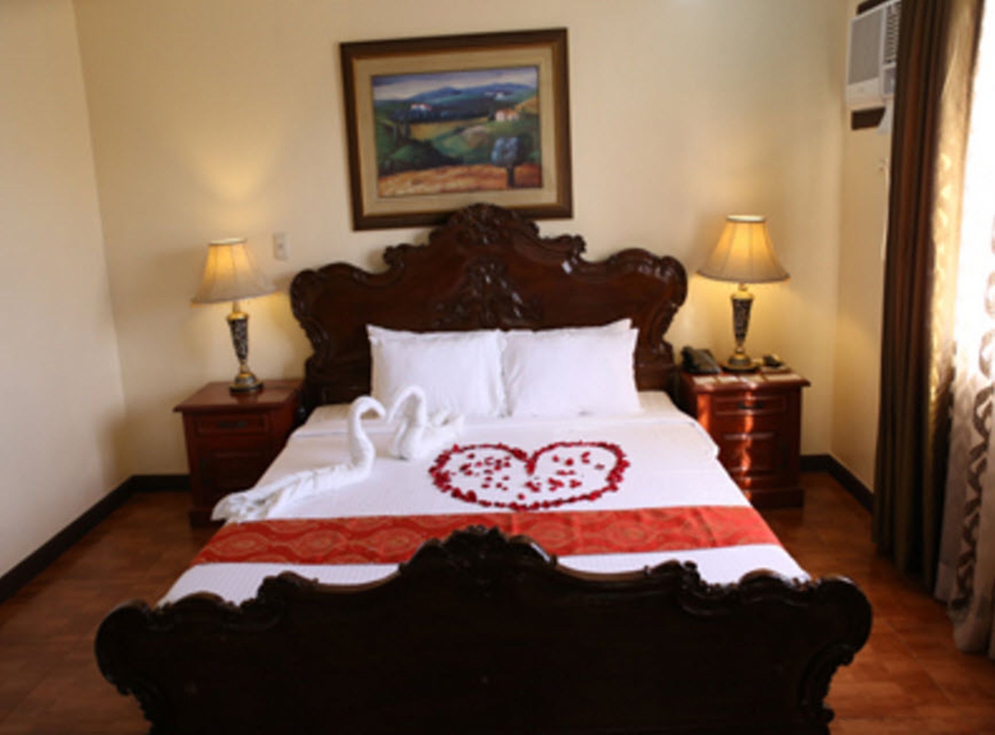 Crown Royale Hotel