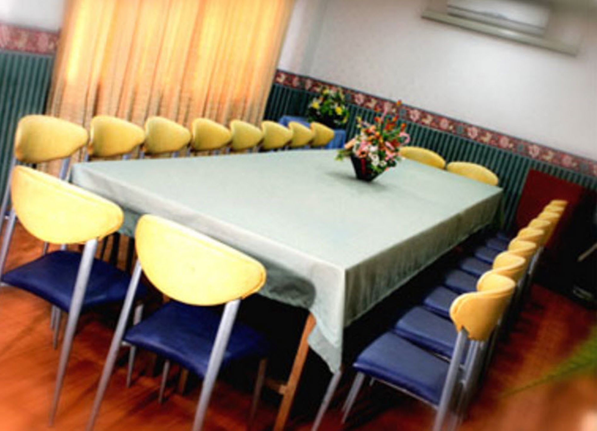 Crown Royale Hotel
