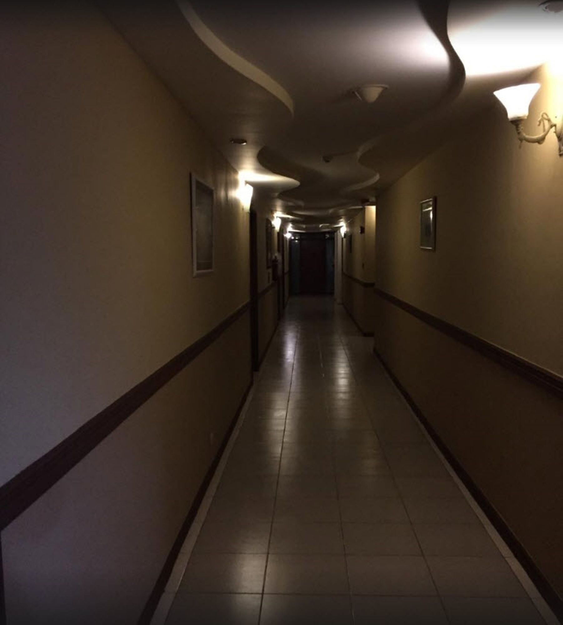 Crown Royale Hotel