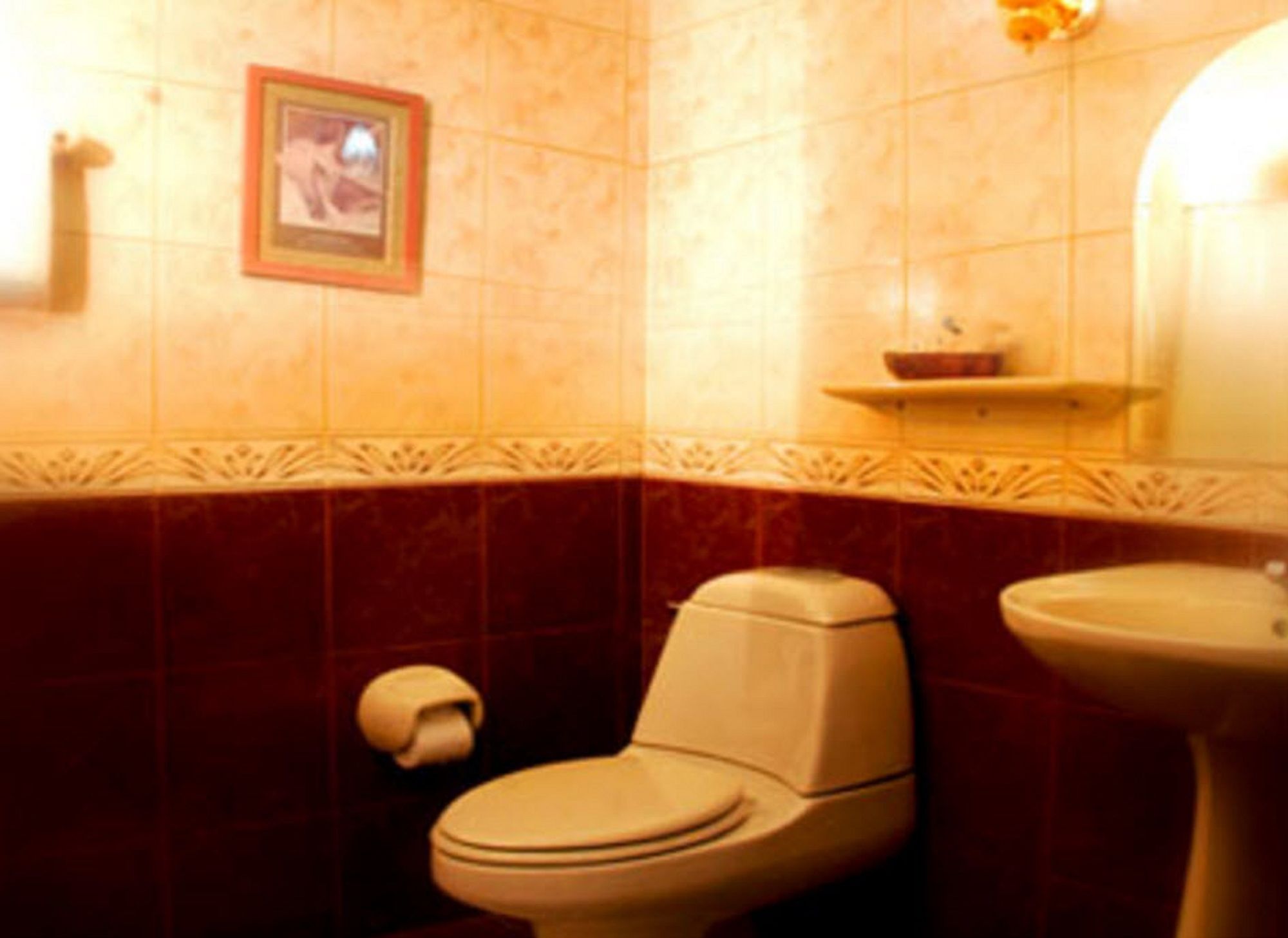 Crown Royale Hotel