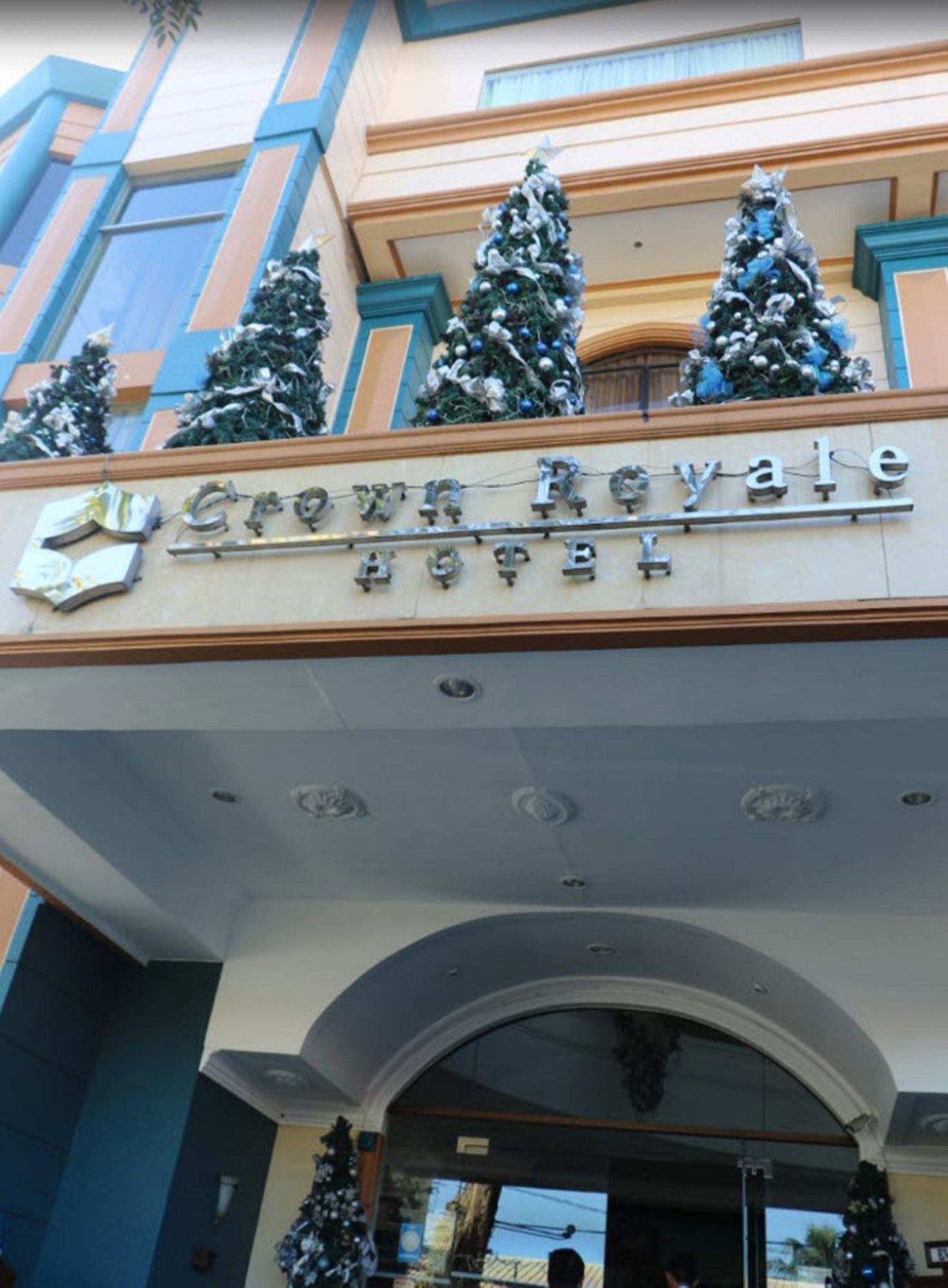 Crown Royale Hotel
