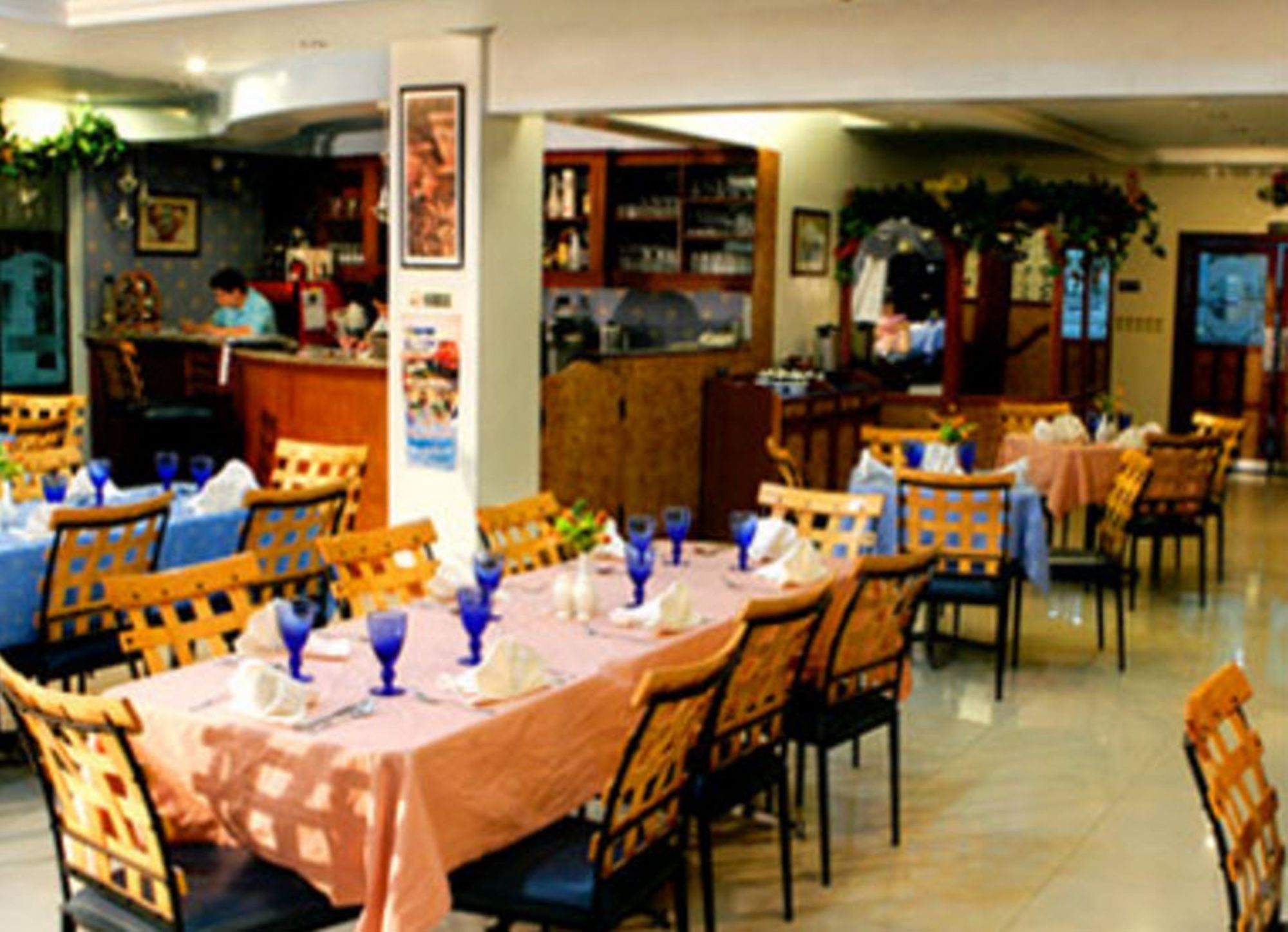 Crown Royale Hotel