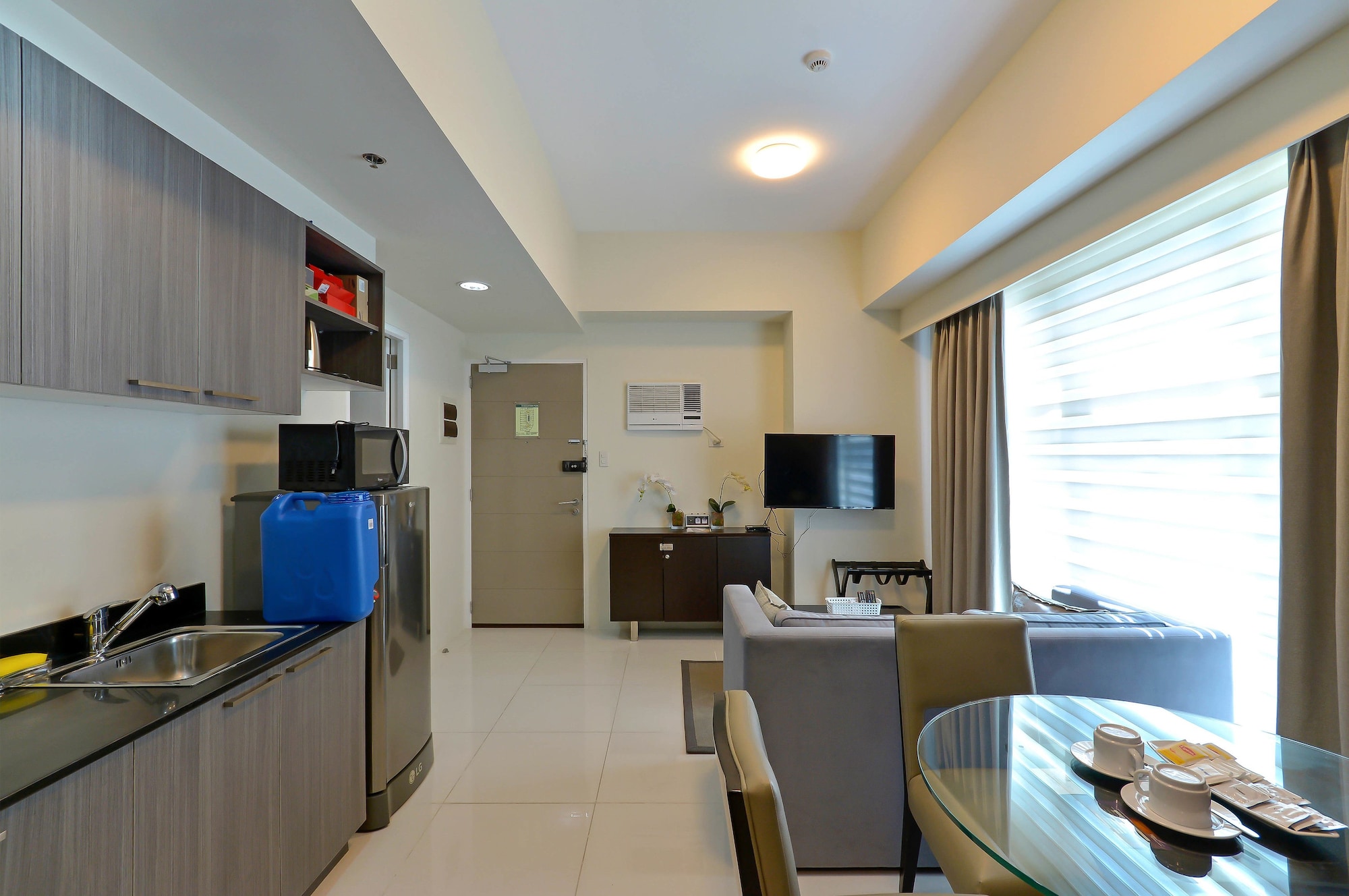 Currency Serviced Suites