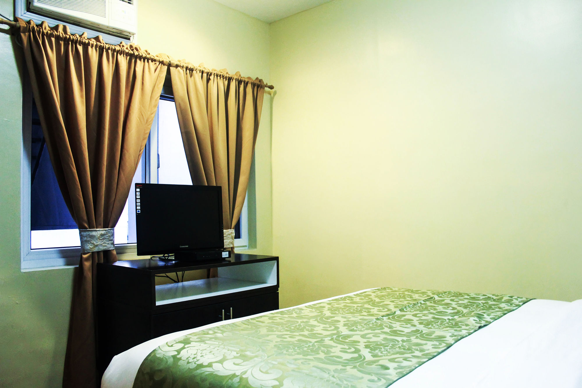 The Studio 18 Residences