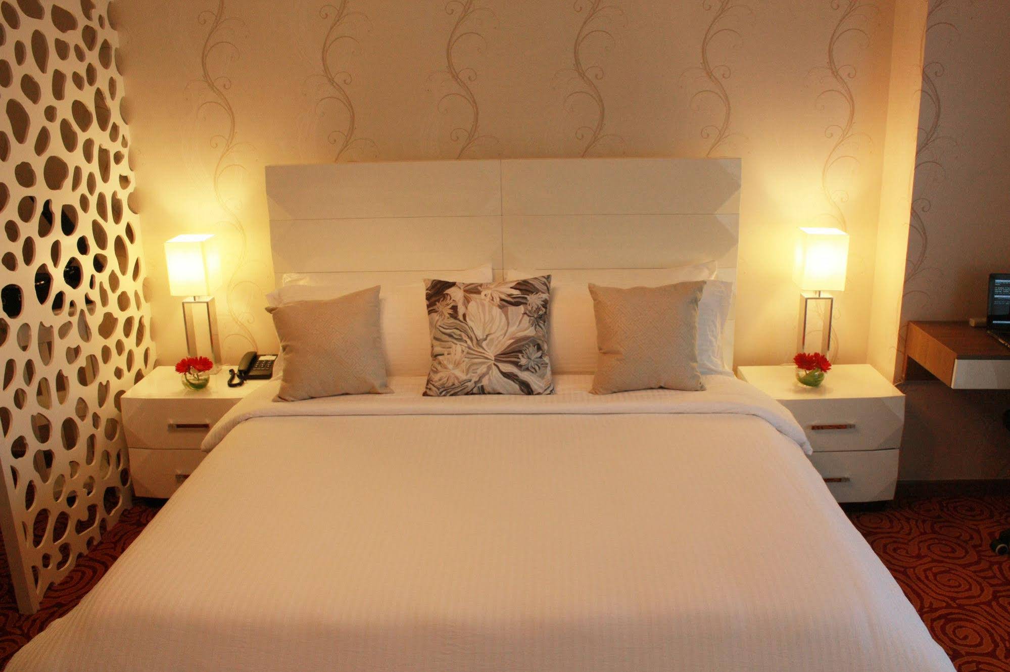 MaxStays - Max Pavilion @ The Venice Residences