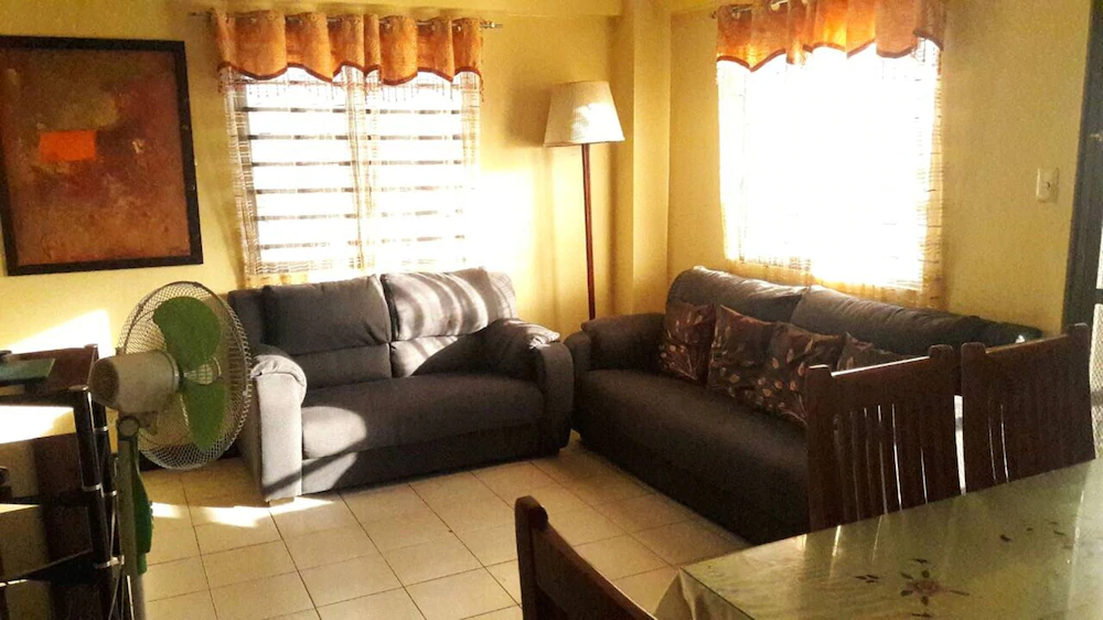 Migz N Tons Place At Cypress Towers
