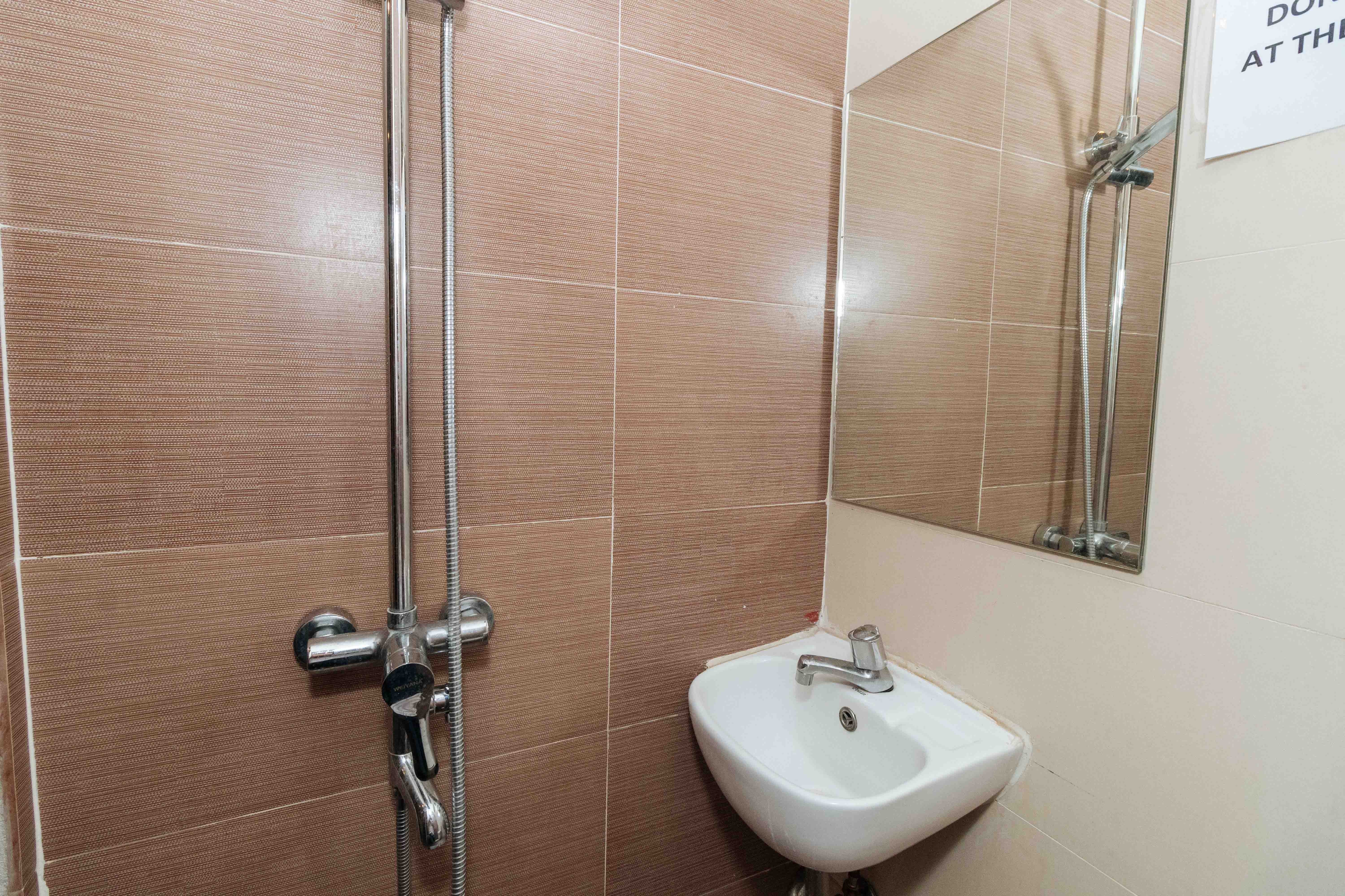 RedDoorz near Mckinley Hill Taguig City