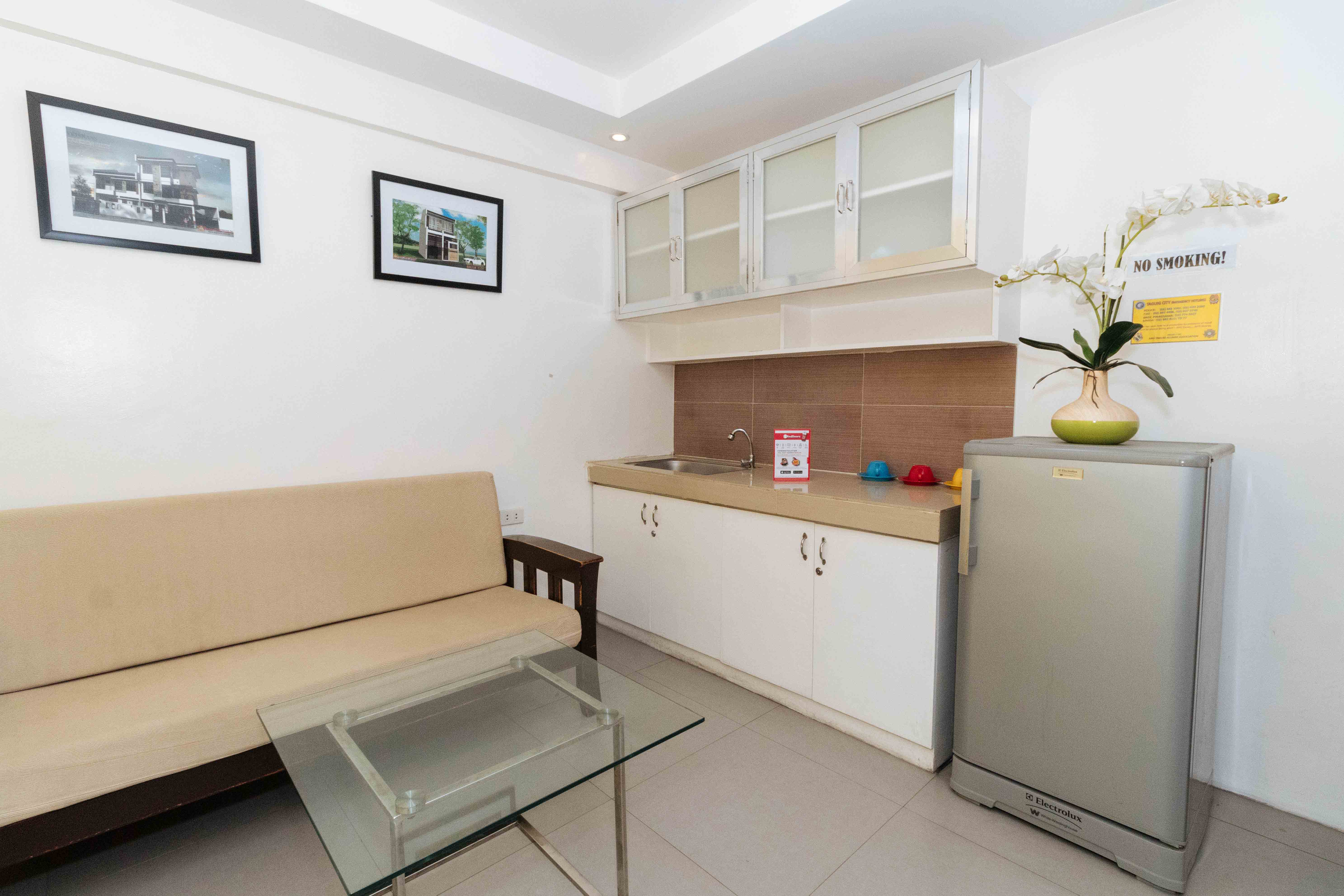 RedDoorz near Mckinley Hill Taguig City
