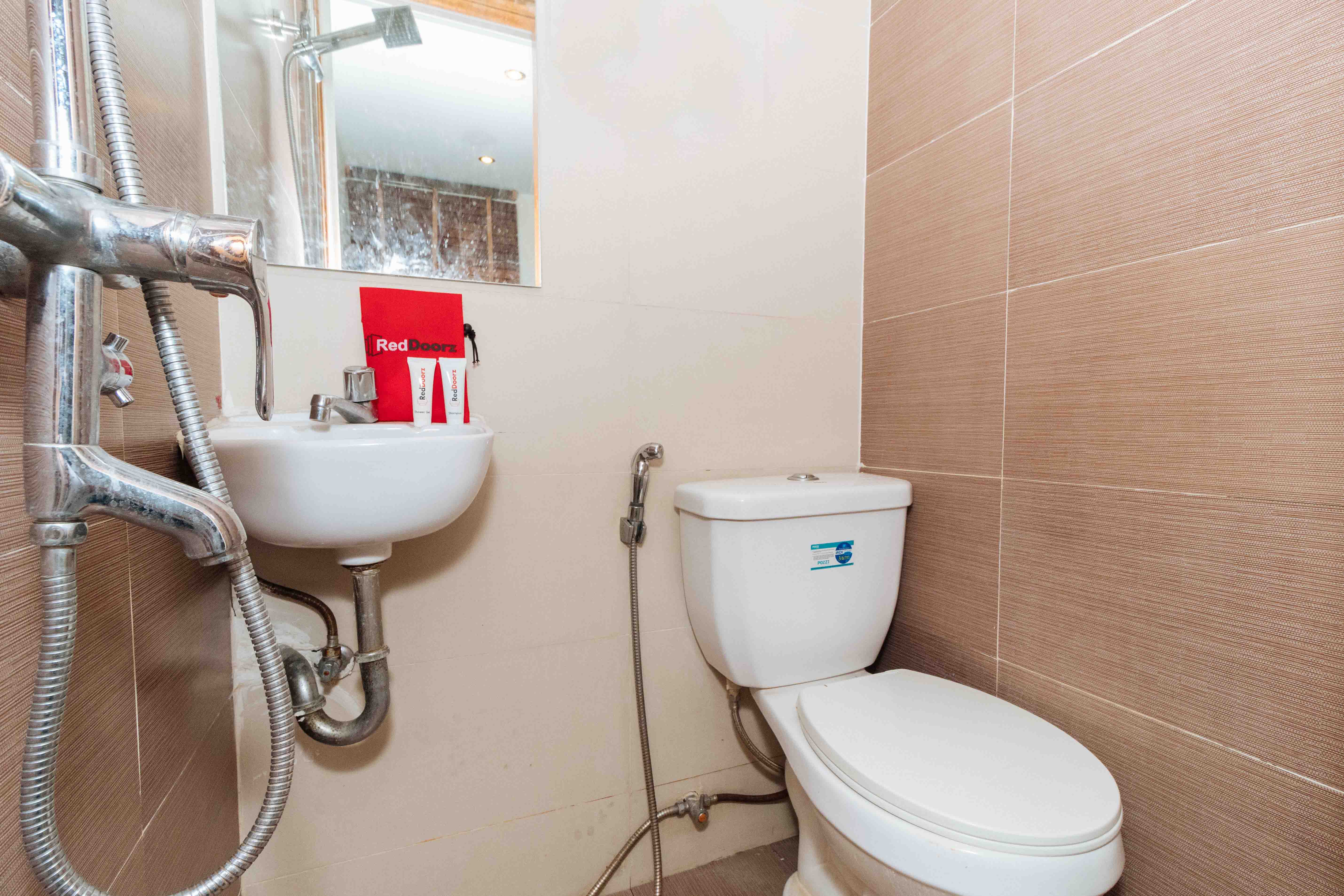 RedDoorz near Mckinley Hill Taguig City