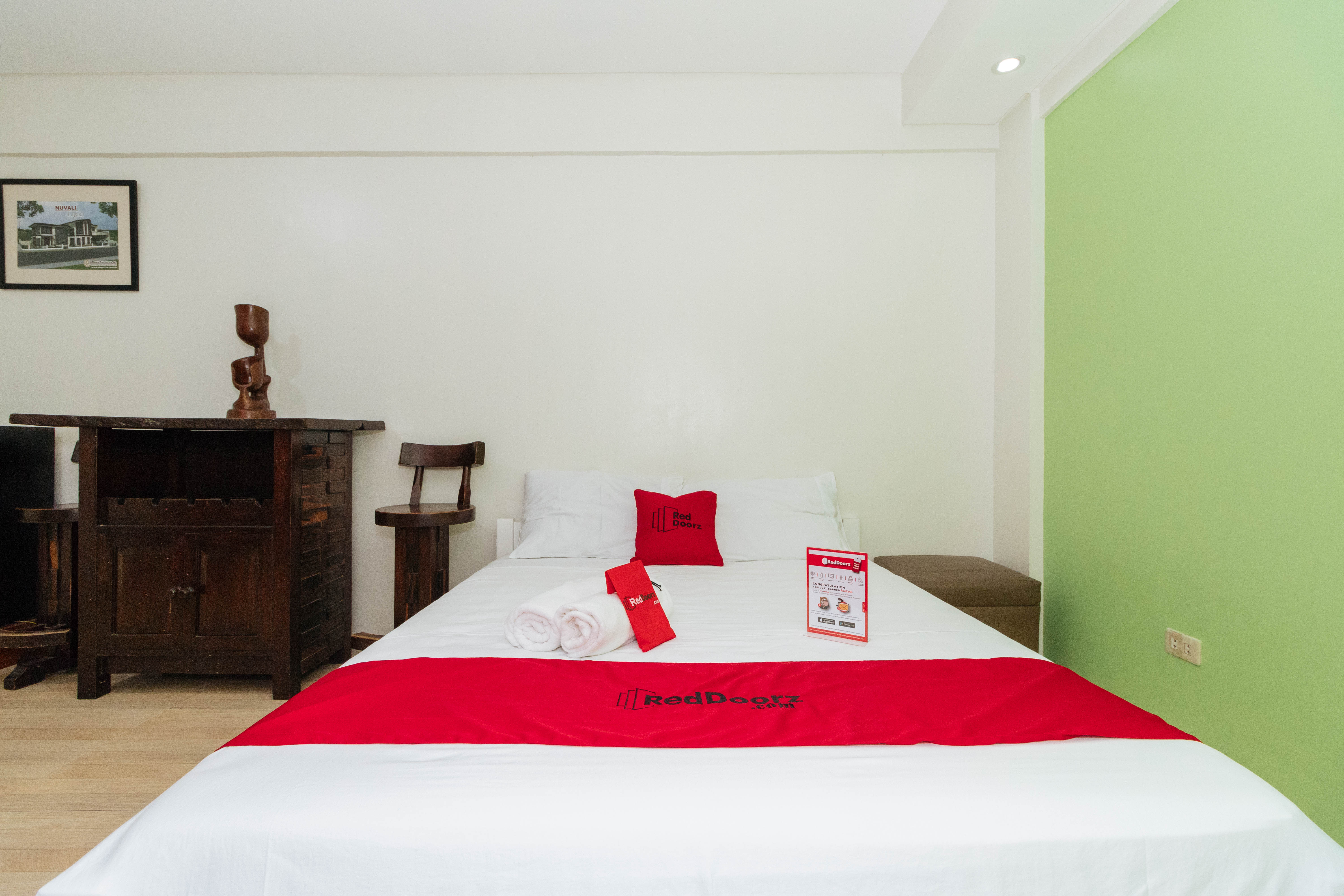 RedDoorz near Mckinley Hill Taguig City