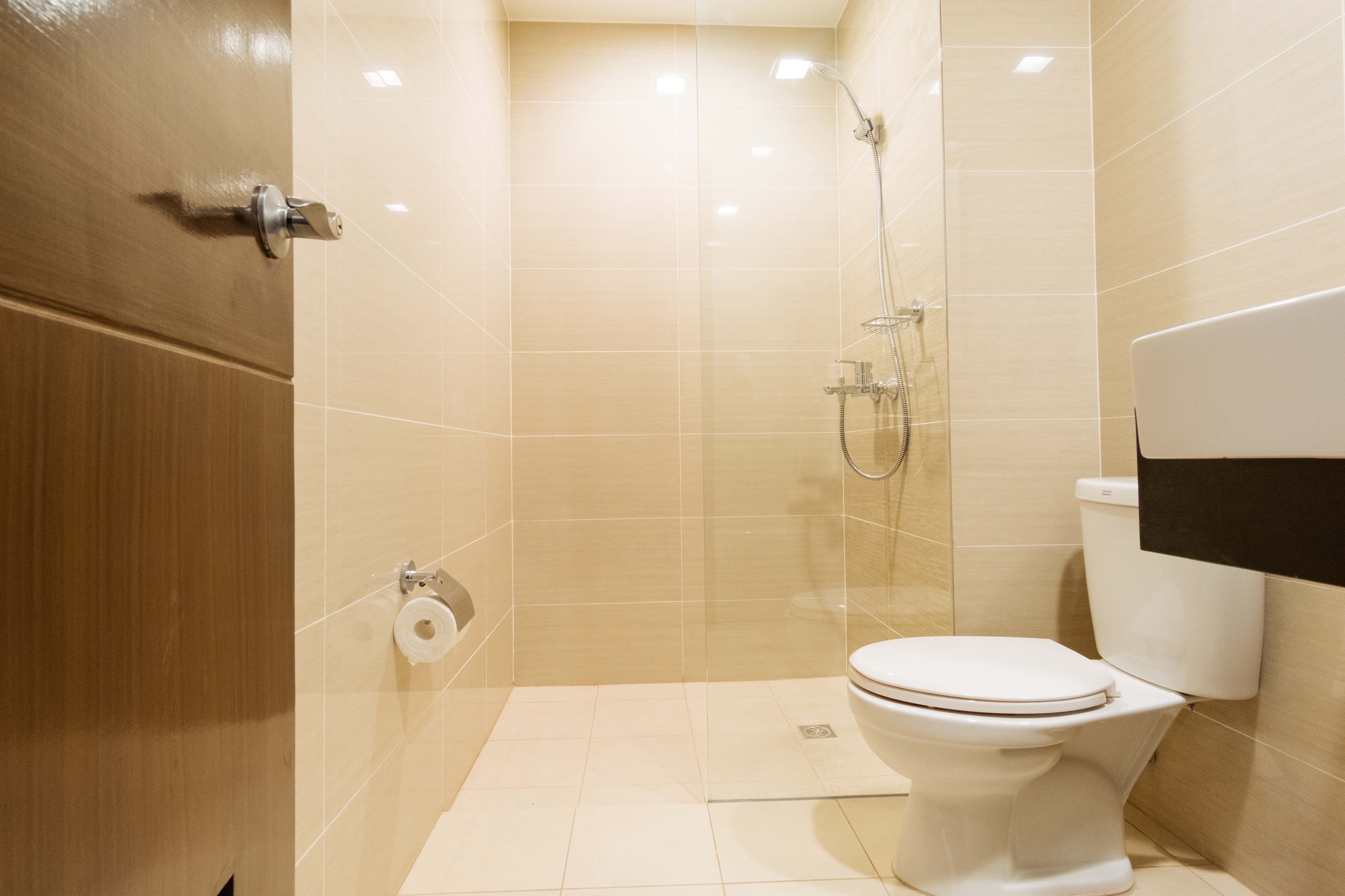 RedDoorz Premium @ Venice Luxury BGC 1