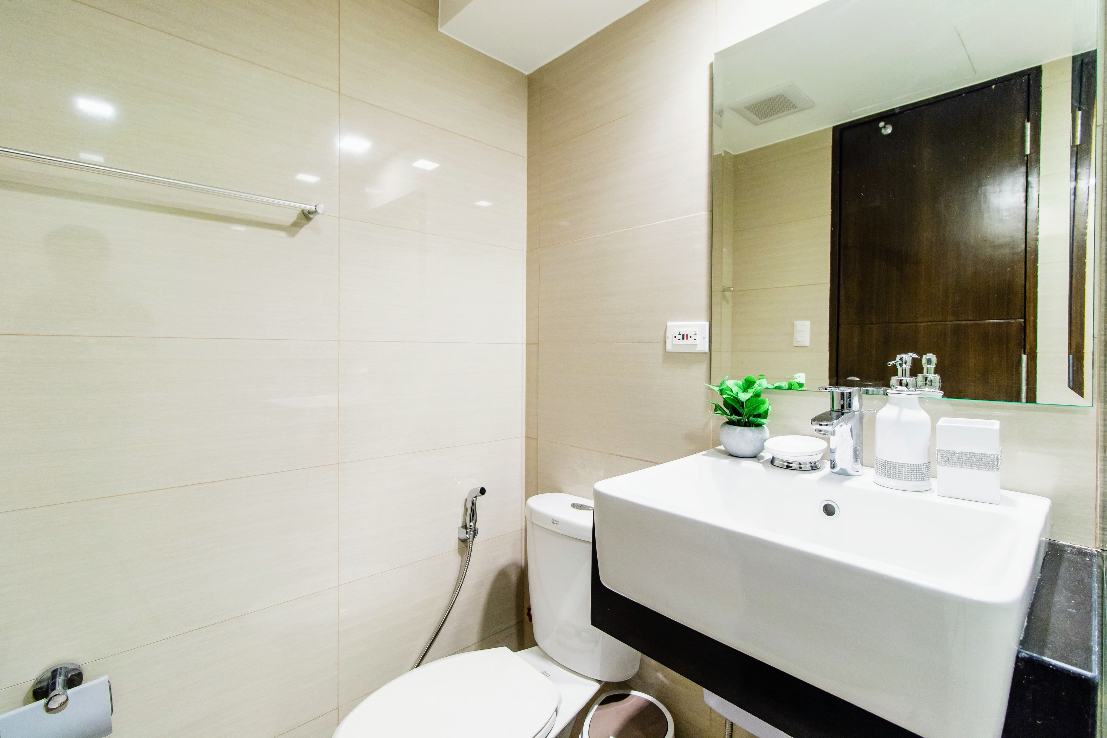 Viceroy 3 Mckinley Hill BGC