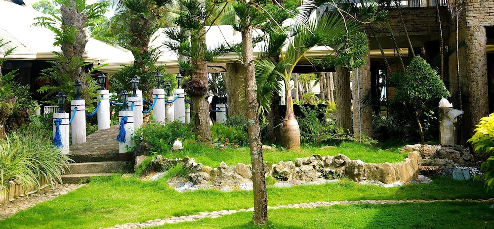 Estaca Bay Gardens Conference Resort