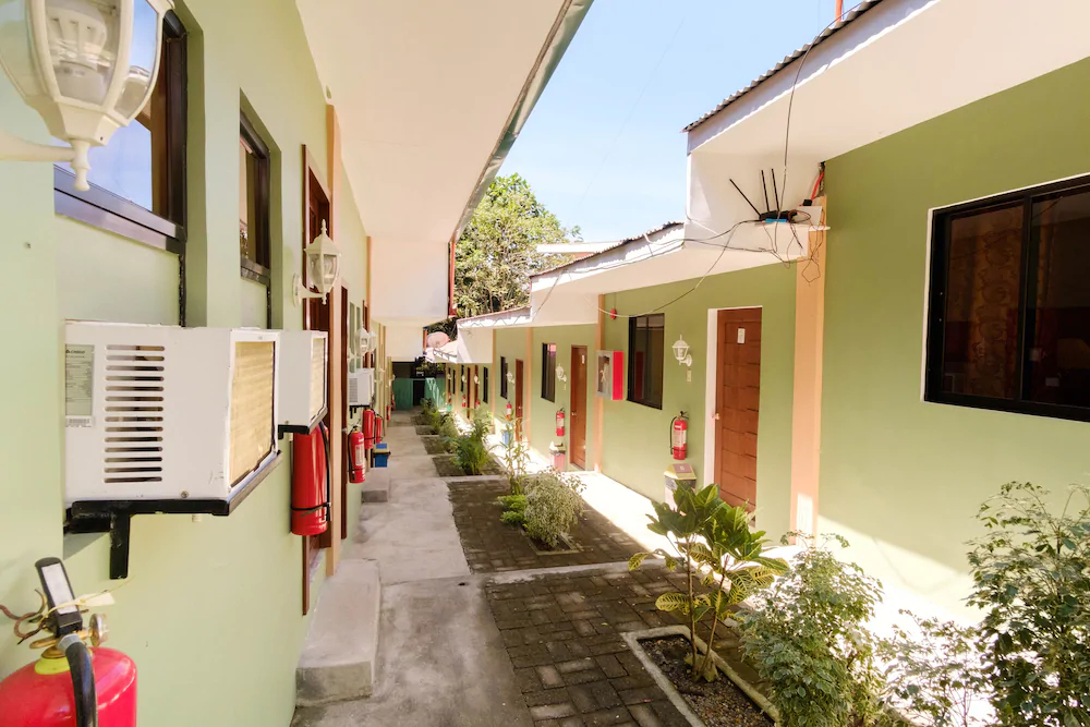 Cebuano Lodge by RedDoorz