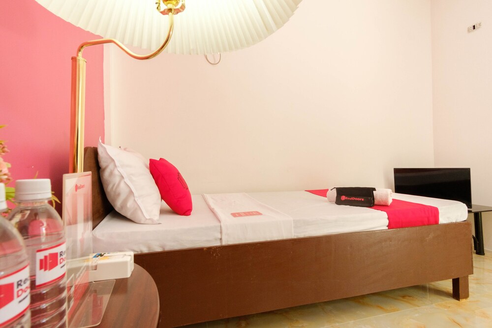 Cebuano Lodge by RedDoorz