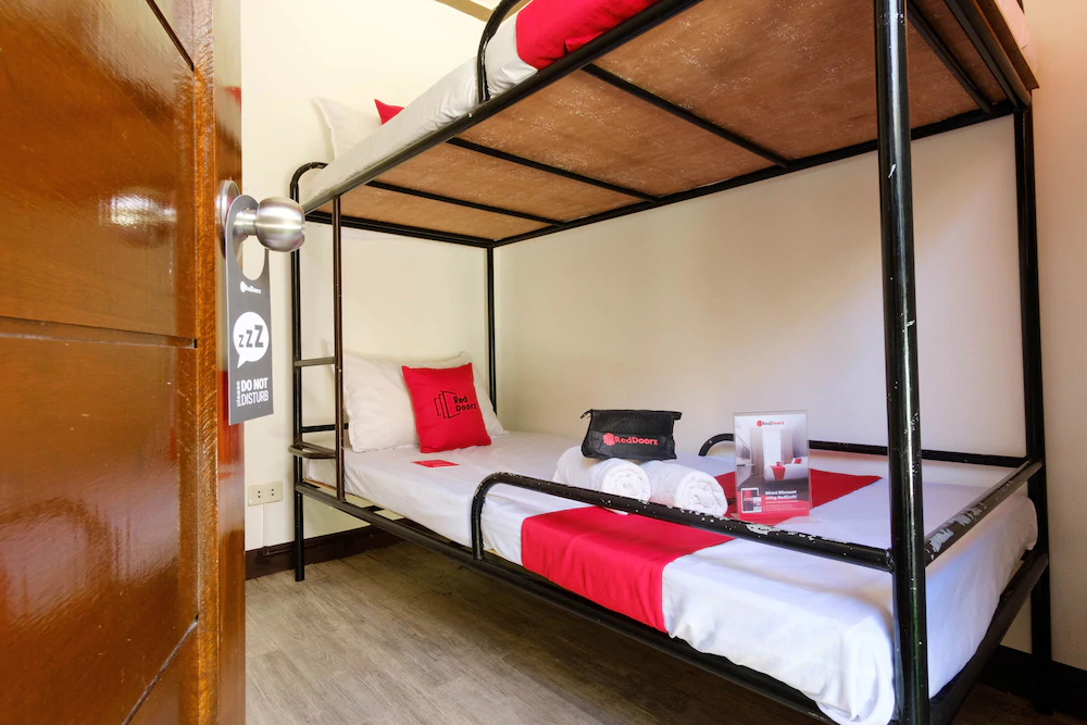 Cebuano Lodge by RedDoorz