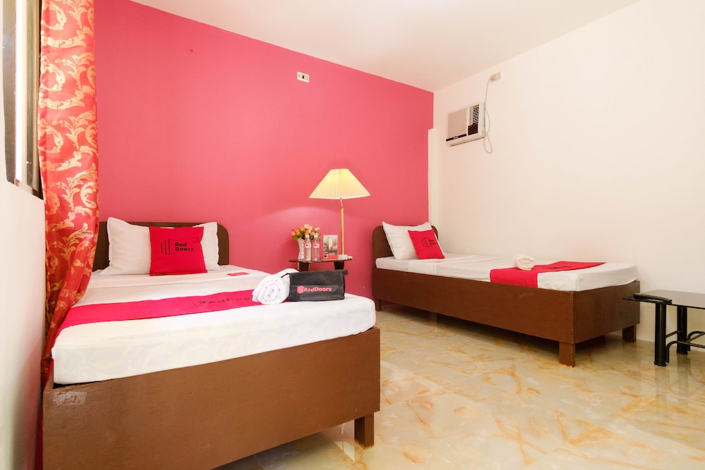 Cebuano Lodge by RedDoorz