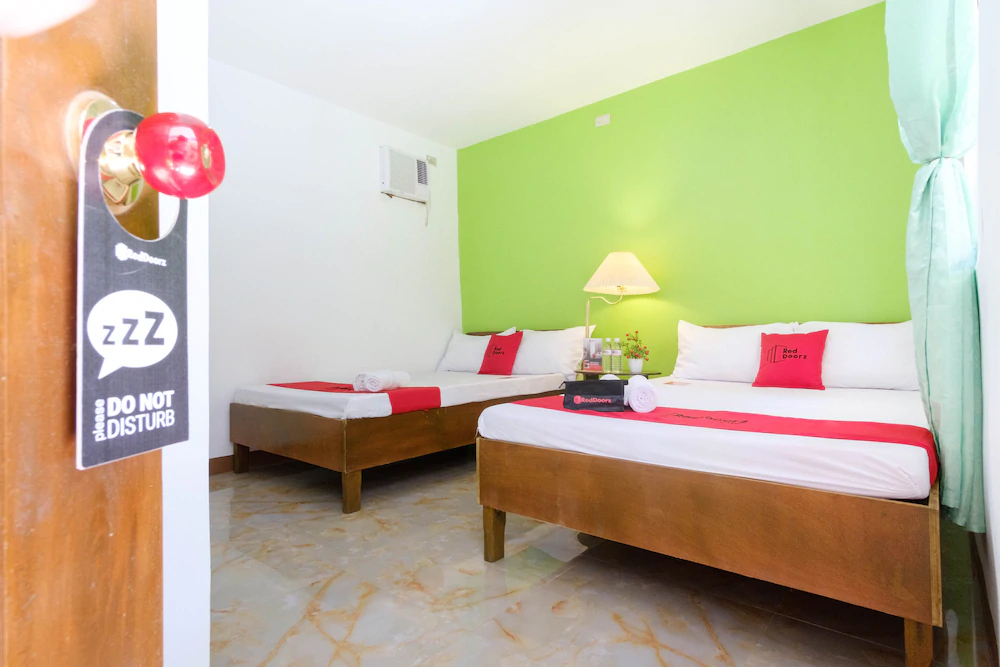 Cebuano Lodge by RedDoorz