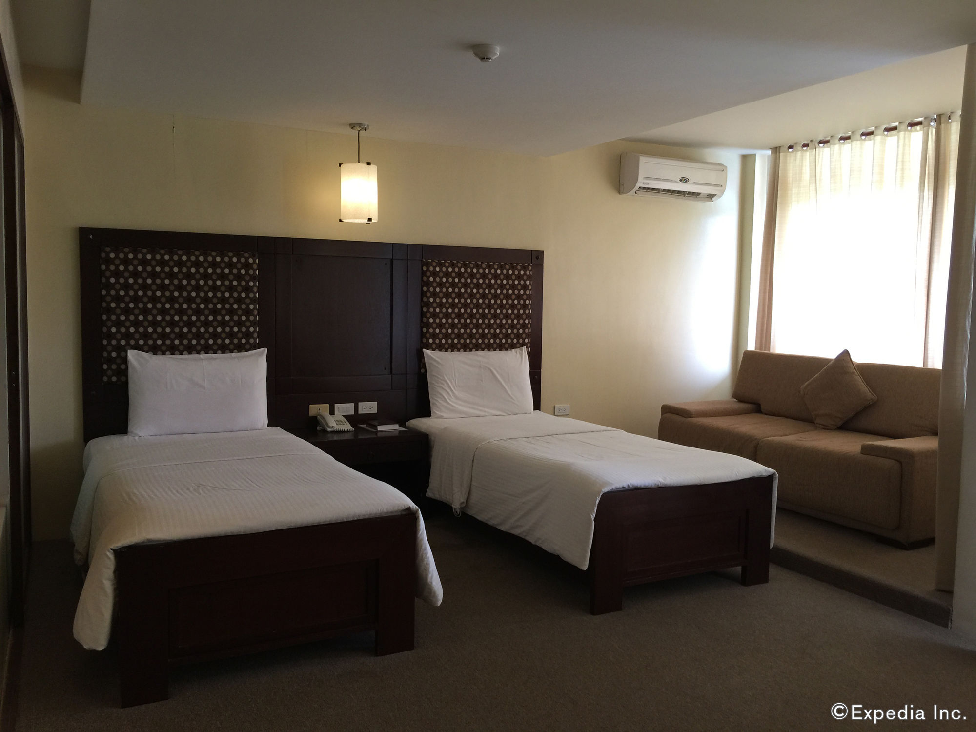 Coron Gateway Hotel & Suites