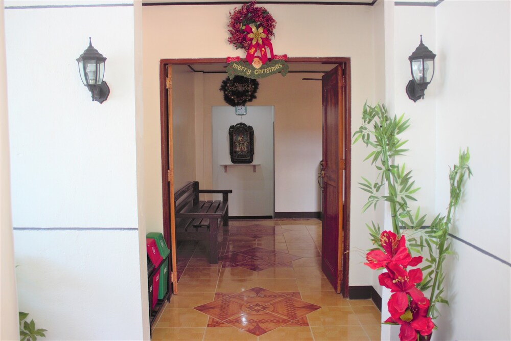 Coron Linde's Inn