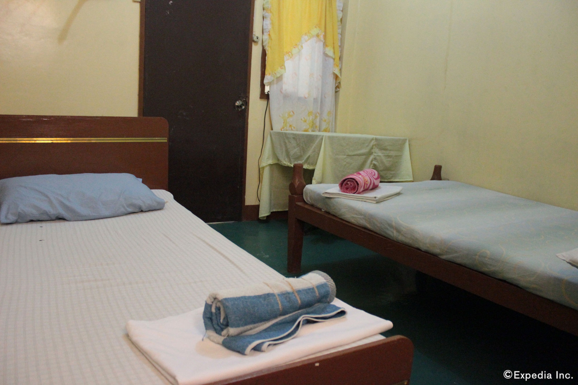 Coron Reef Pension House