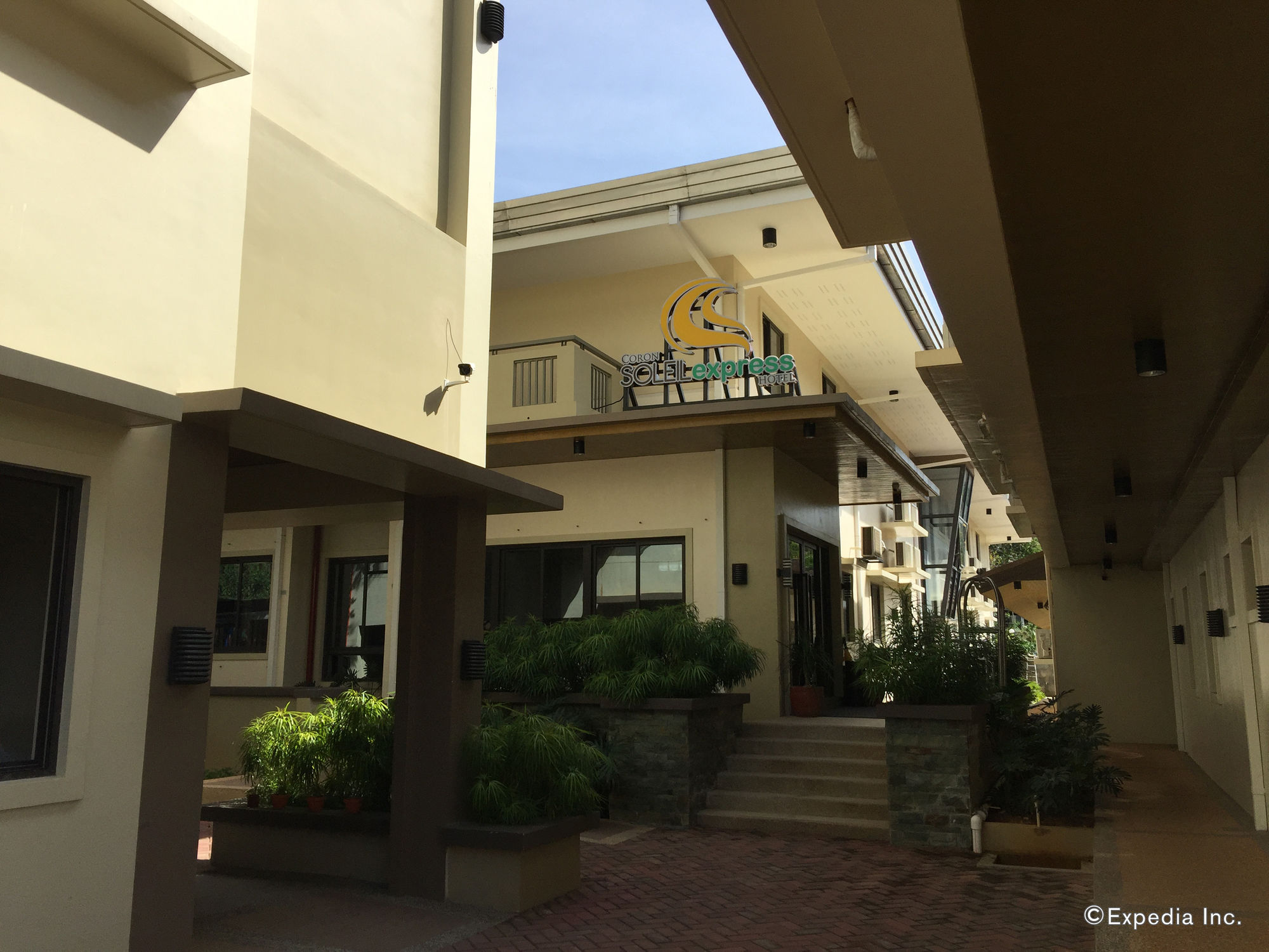 Coron Soleil Express Hotel