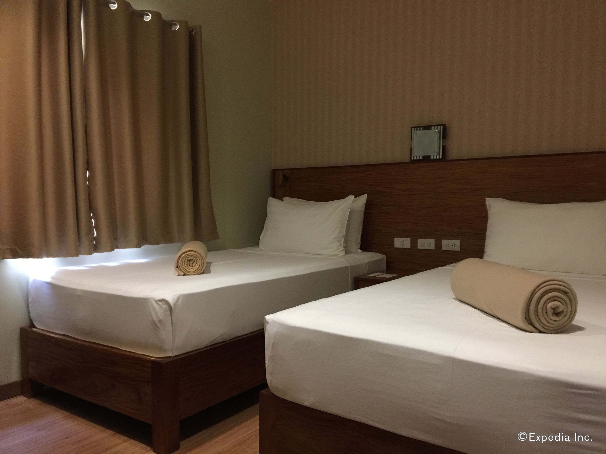 Coron Soleil Express Hotel