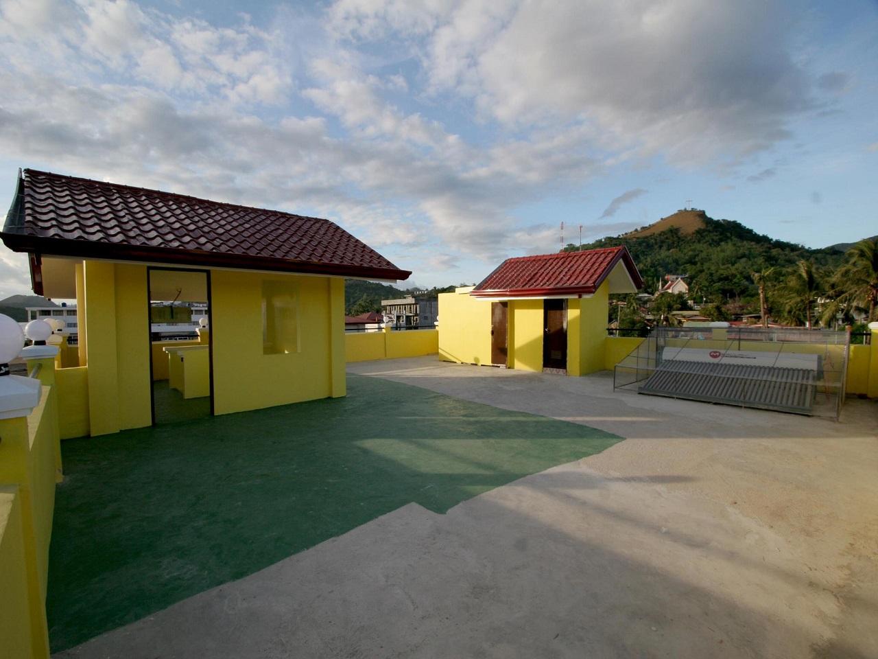 Luis Bay Travellers Lodge