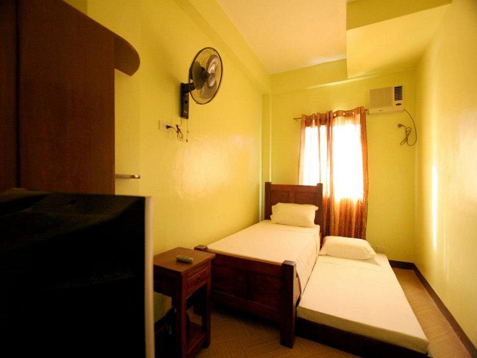 Luis Bay Travellers Lodge