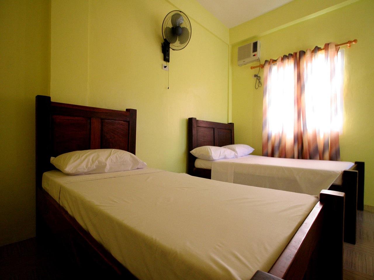 Luis Bay Travellers Lodge
