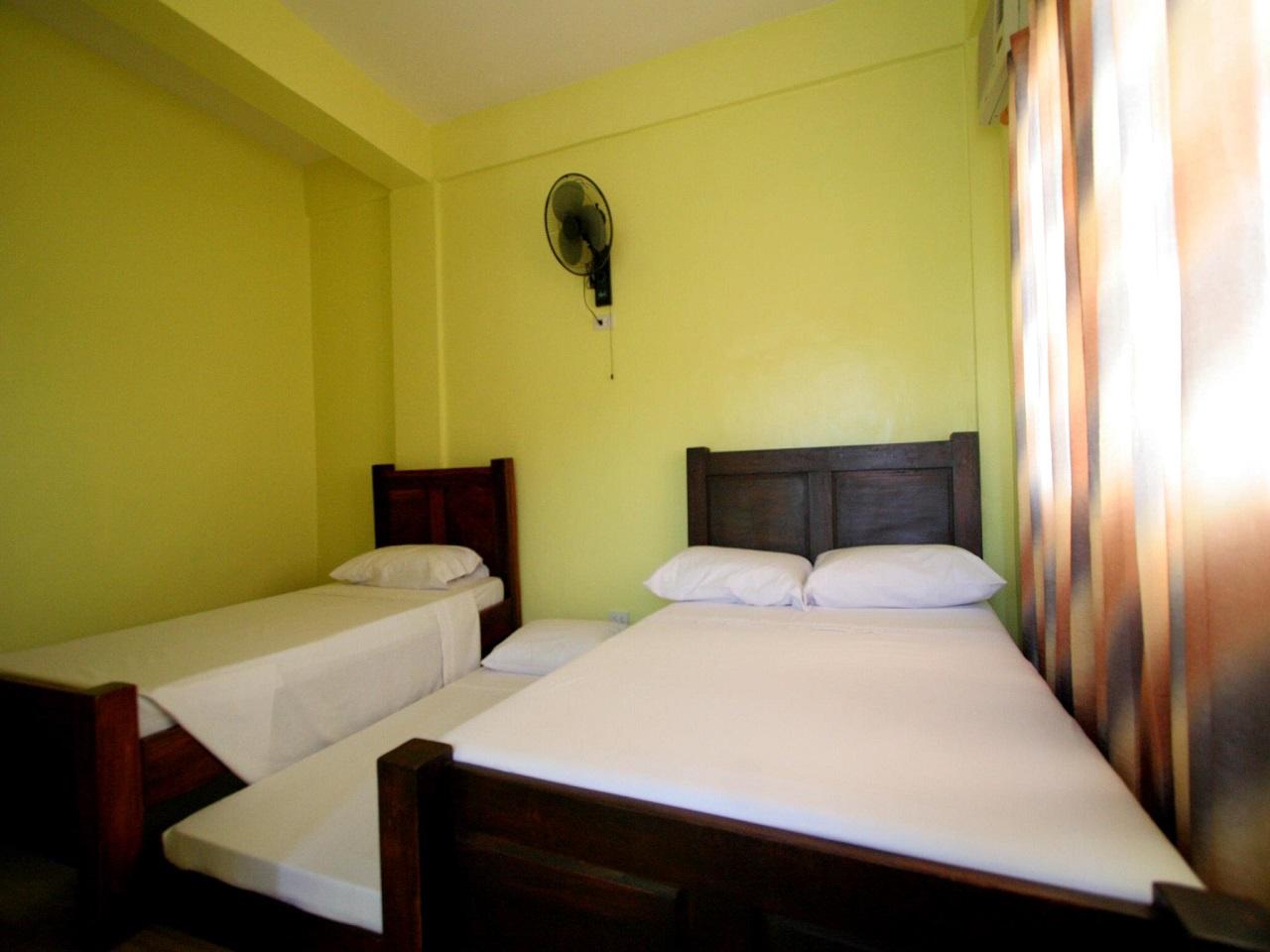 Luis Bay Travellers Lodge