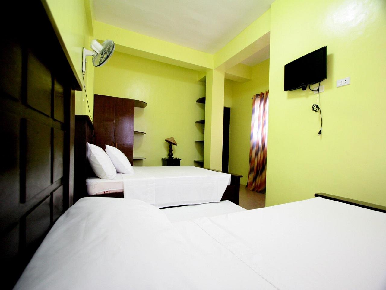 Luis Bay Travellers Lodge