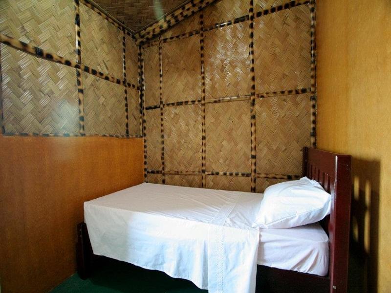 Luis Bay Travellers Lodge