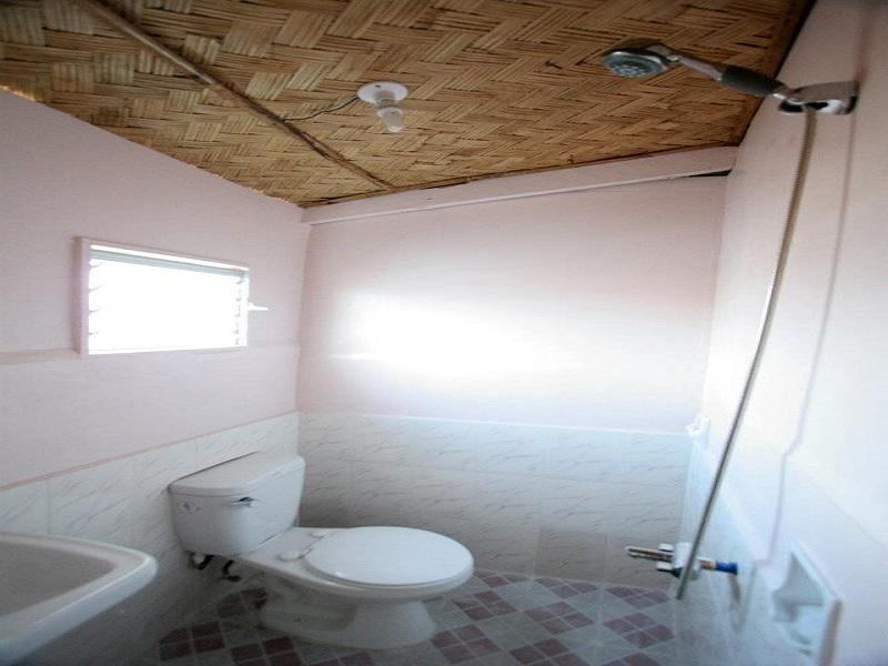 Luis Bay Travellers Lodge